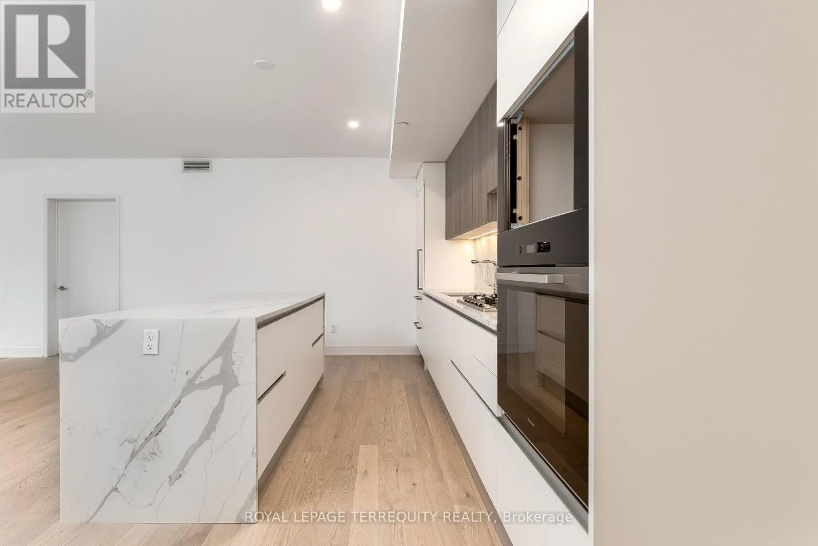 207 - 200 KEEWATIN AVENUE