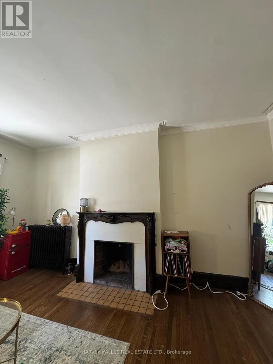 200 - 678 HURON STREET