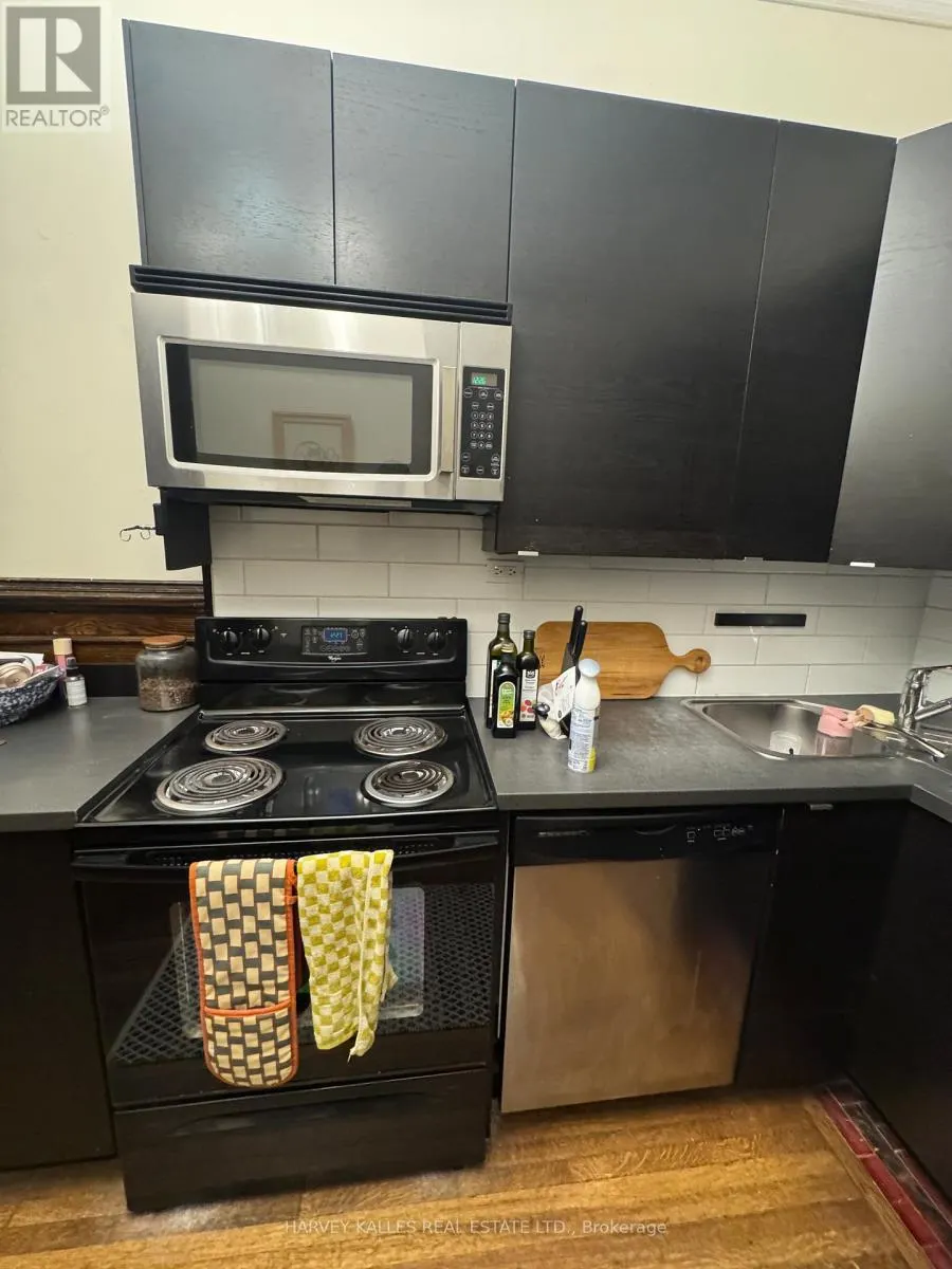 200 - 678 HURON STREET