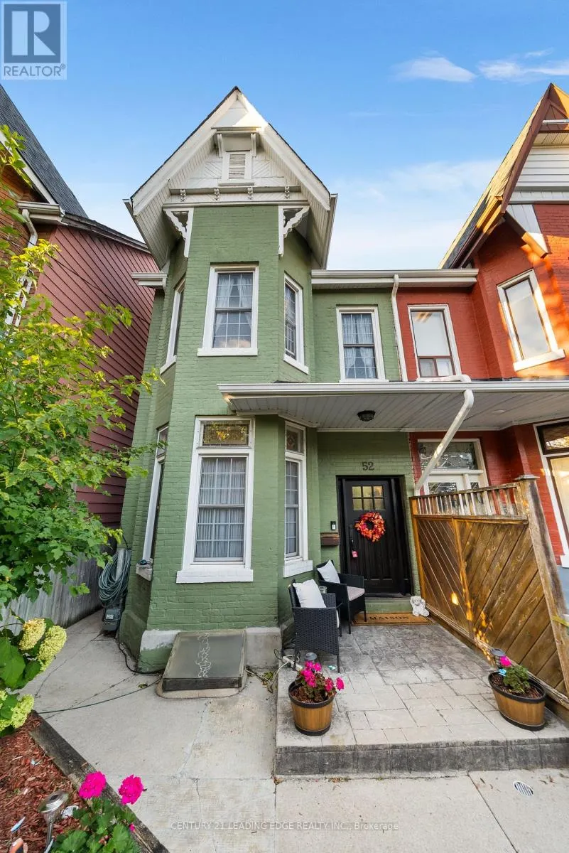 52 FLORENCE STREET