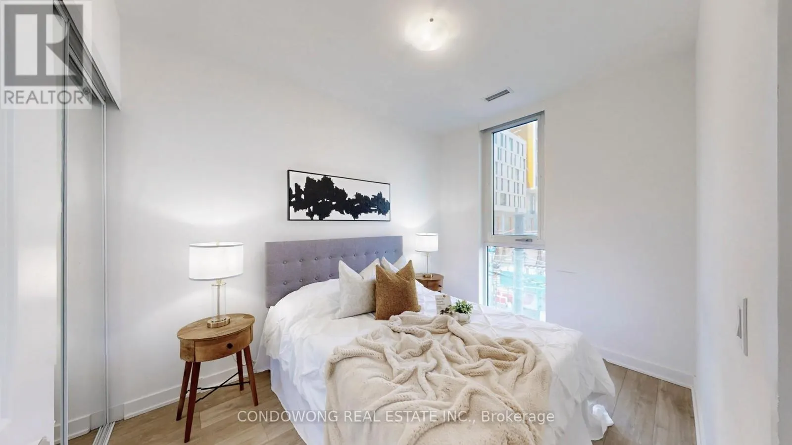 202 - 100 DALHOUSIE STREET