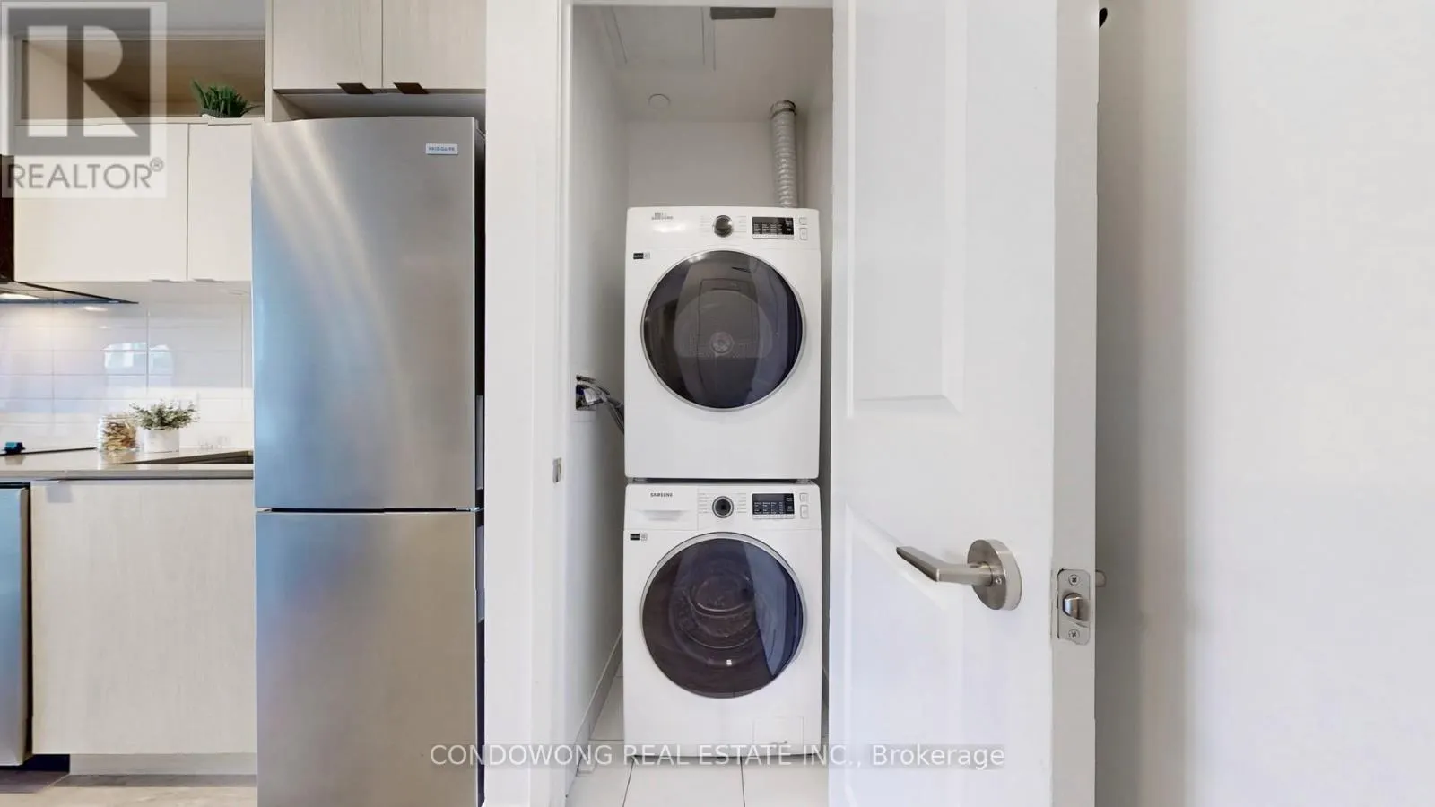 202 - 100 DALHOUSIE STREET