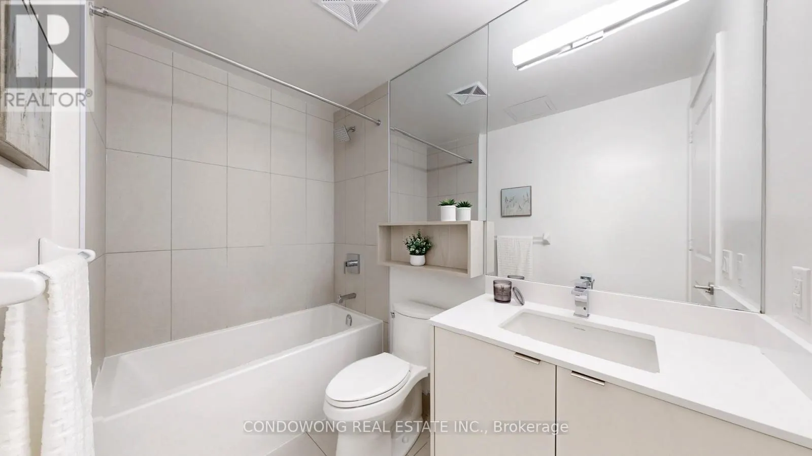 202 - 100 DALHOUSIE STREET