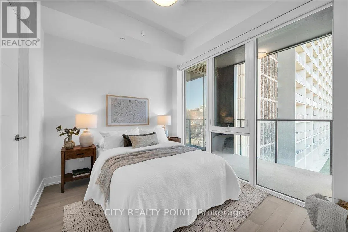 209 - 664 SPADINA AVENUE