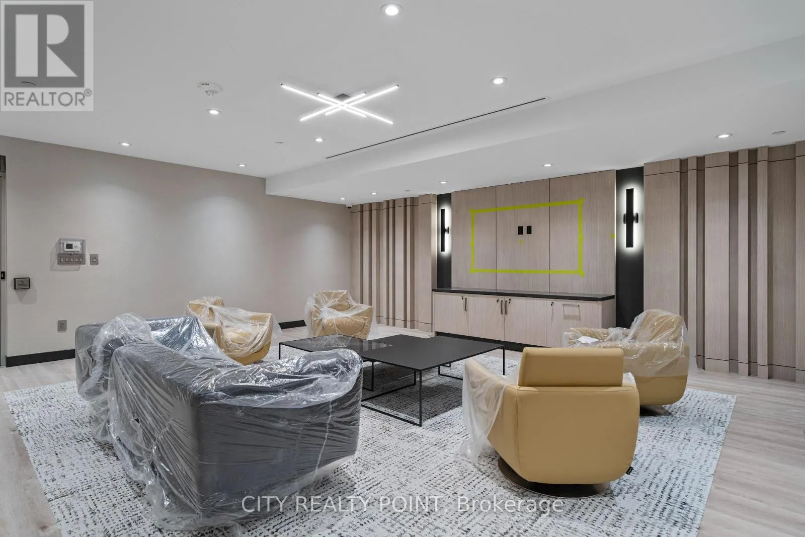 209 - 664 SPADINA AVENUE