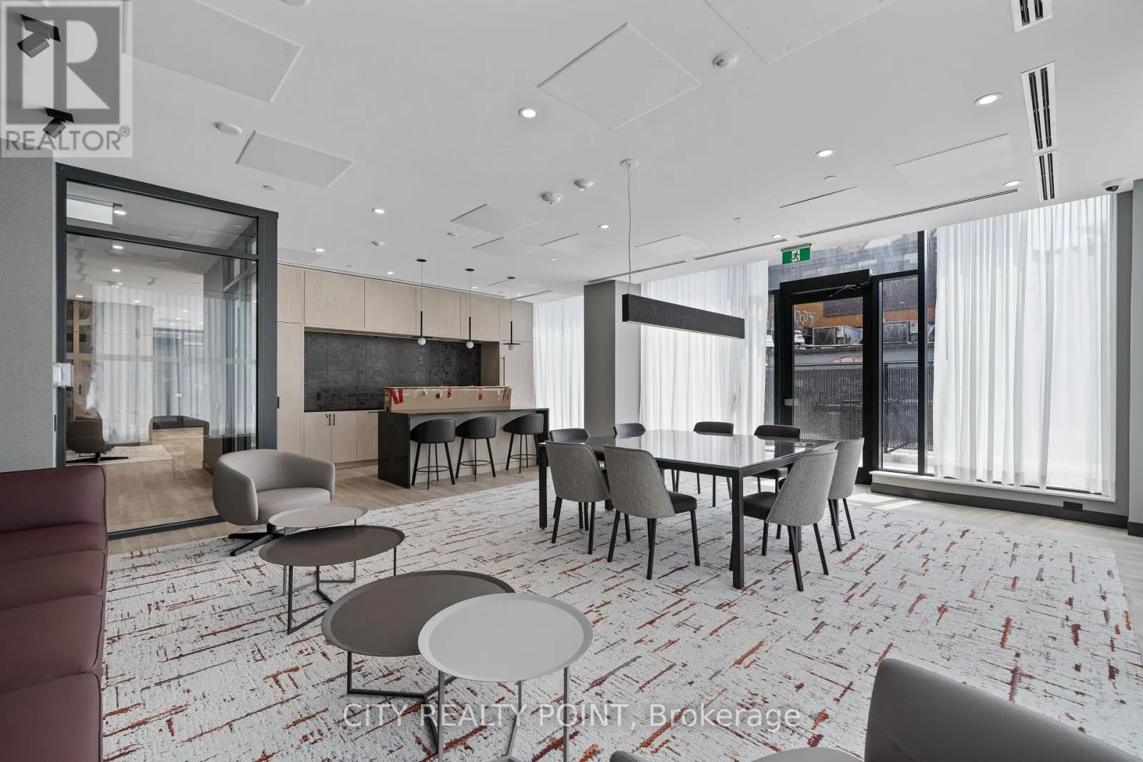 209 - 664 SPADINA AVENUE