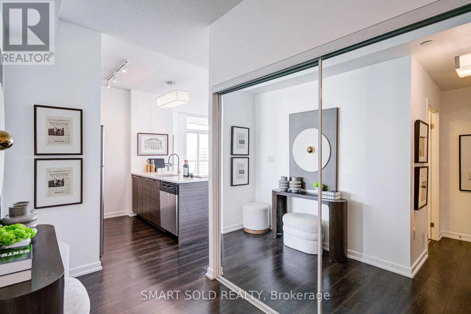 802 - 66 FOREST MANOR ROAD