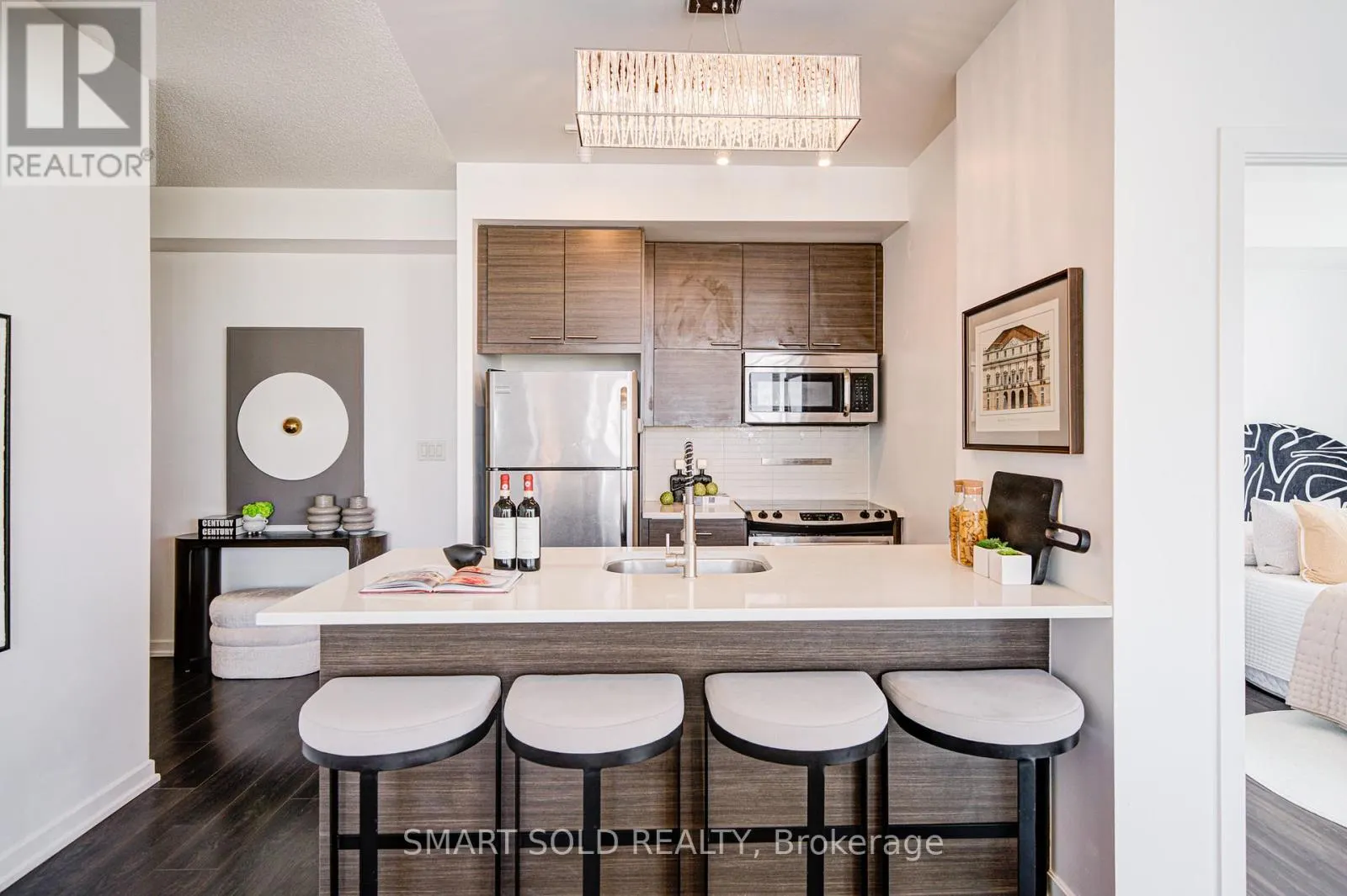 802 - 66 FOREST MANOR ROAD