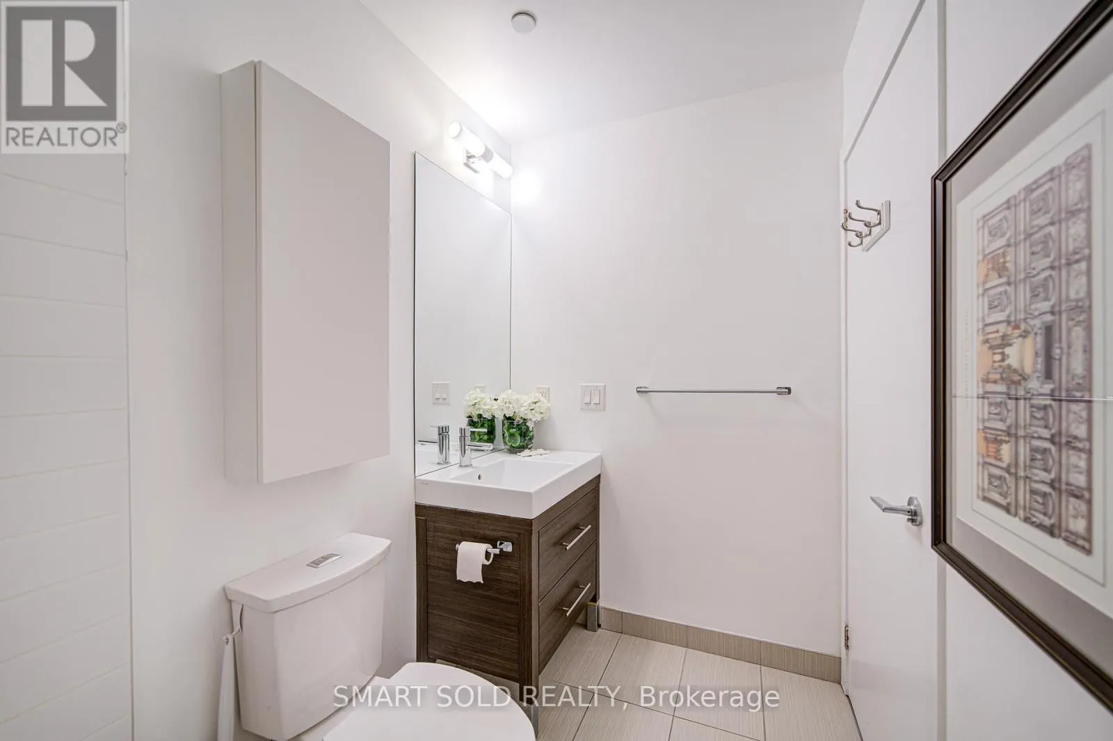 802 - 66 FOREST MANOR ROAD