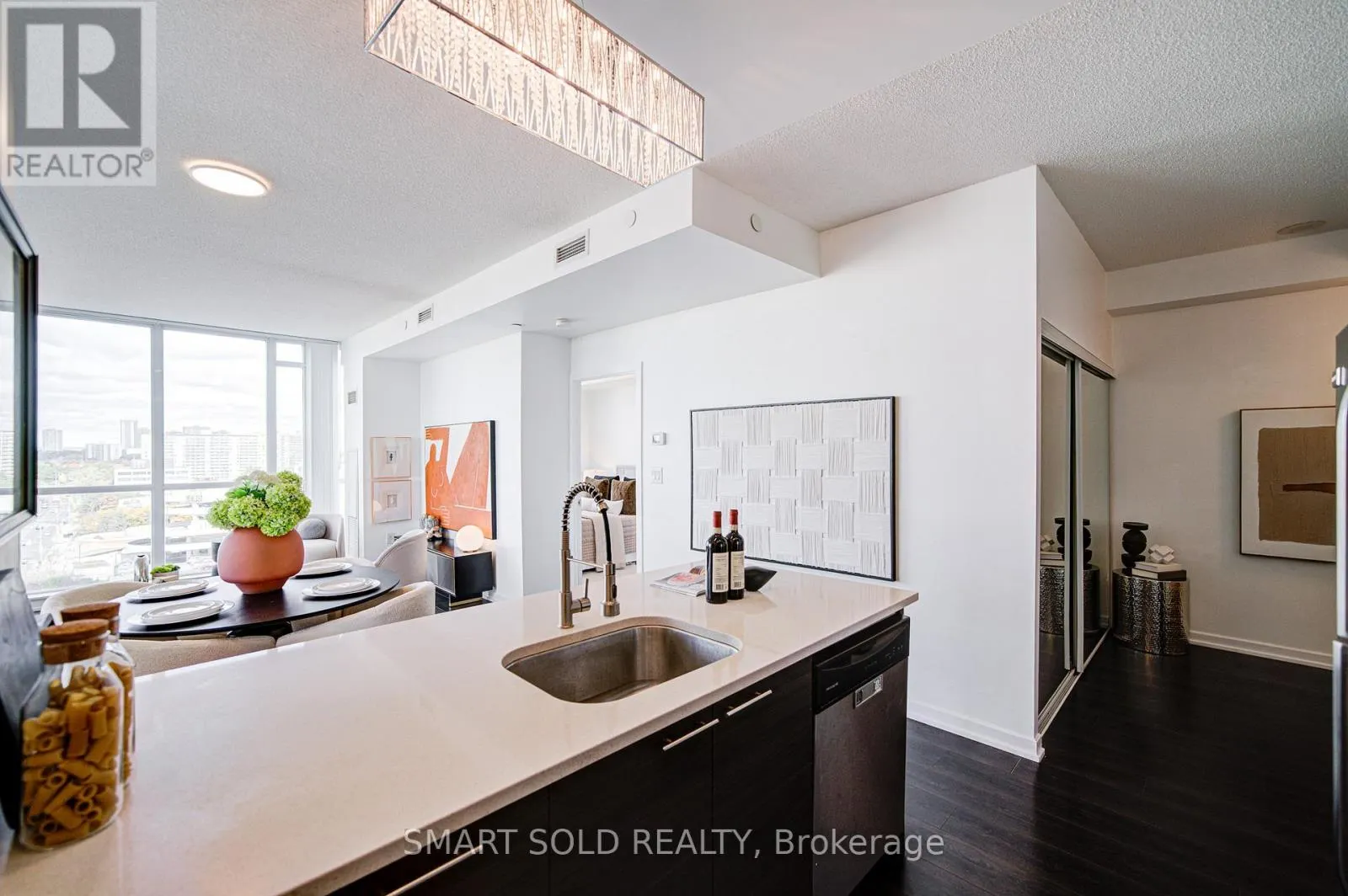 802 - 66 FOREST MANOR ROAD