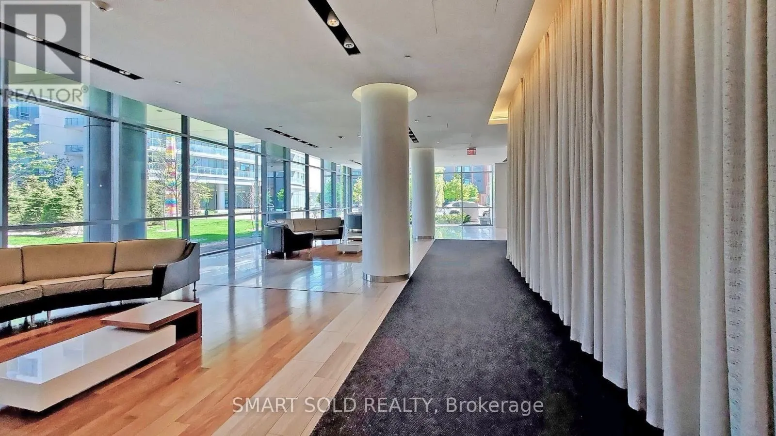 802 - 66 FOREST MANOR ROAD