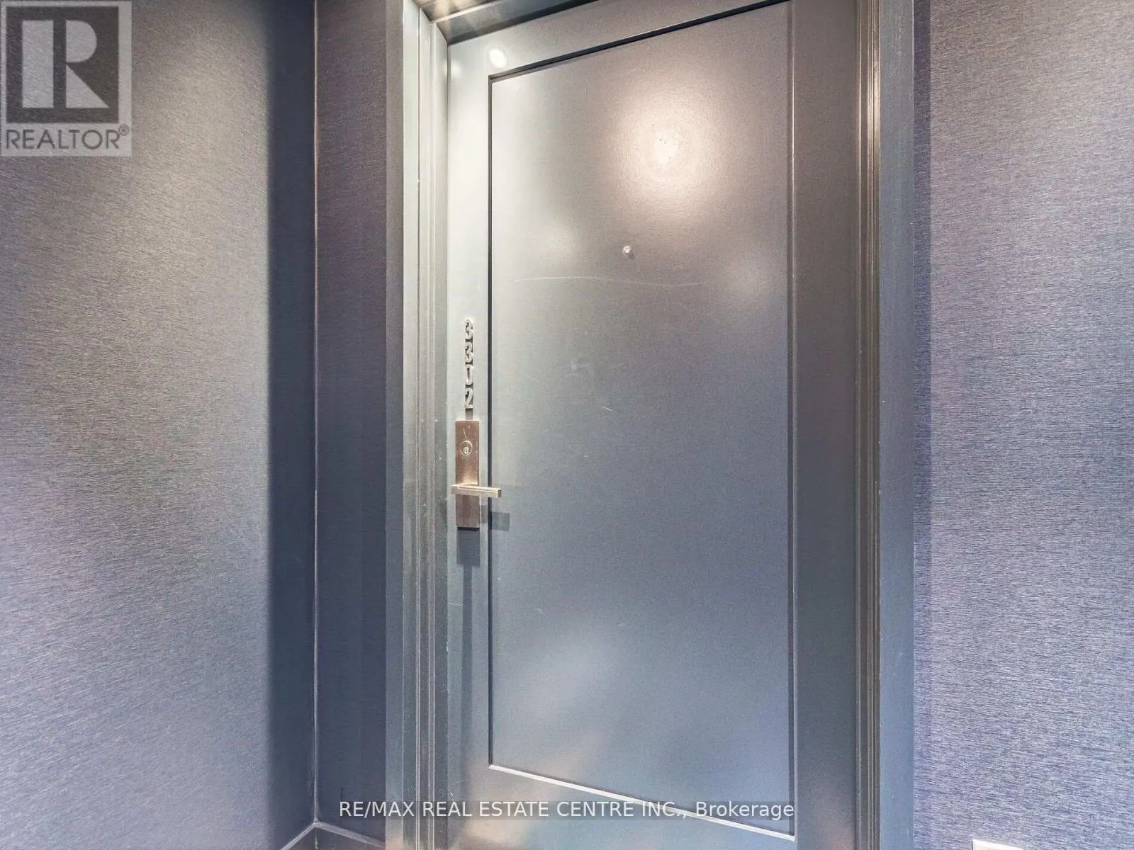 3302 - 28 WELLESLEY STREET