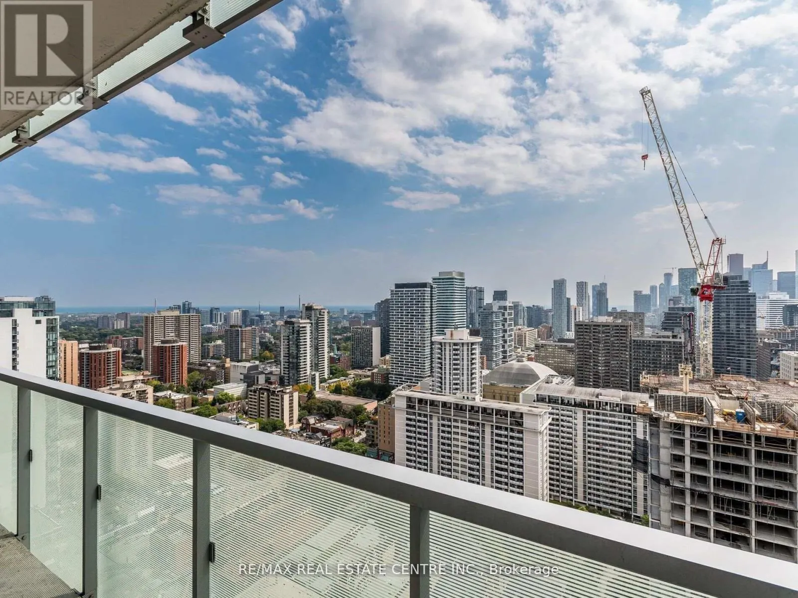 3302 - 28 WELLESLEY STREET