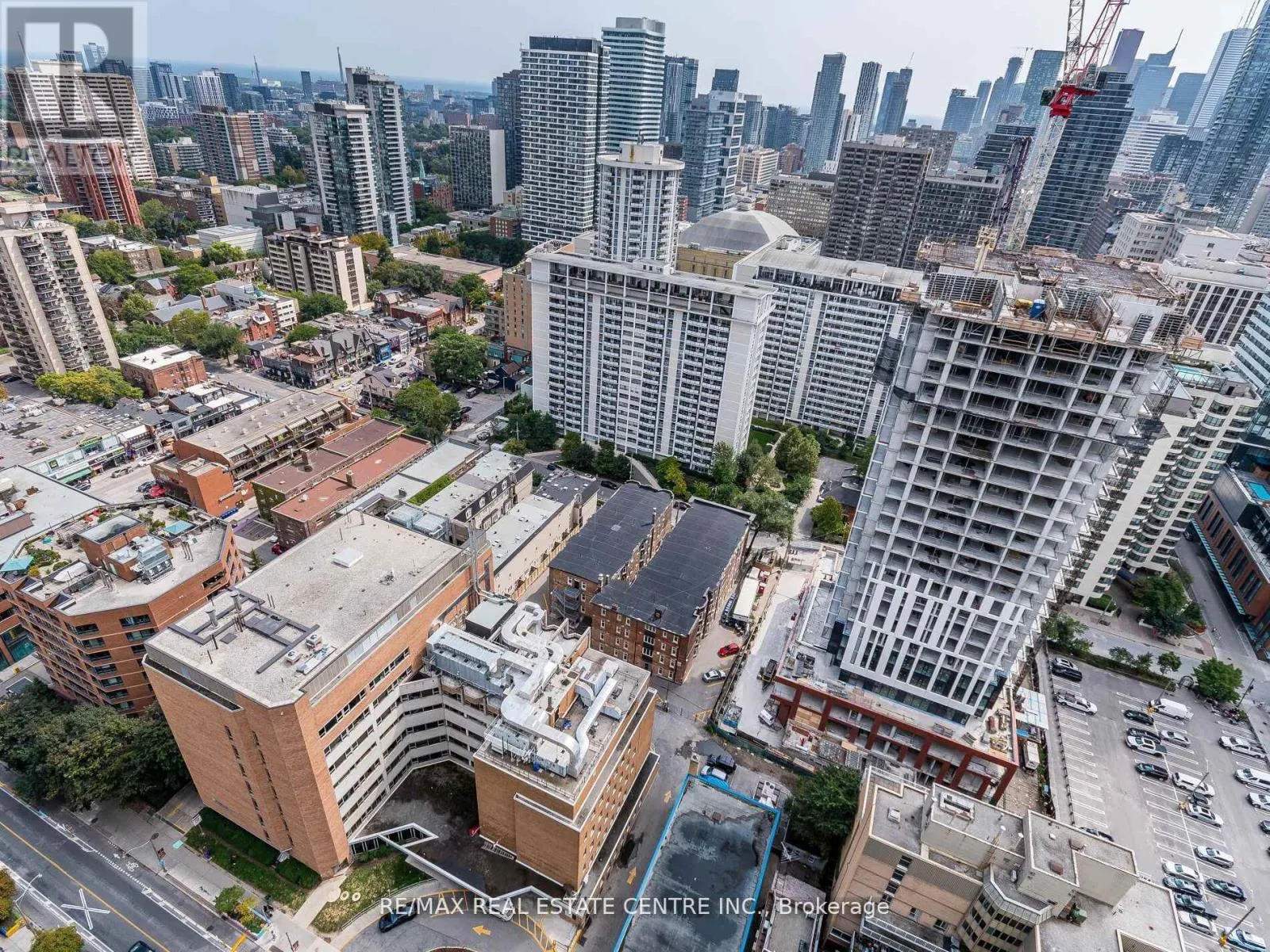 3302 - 28 WELLESLEY STREET