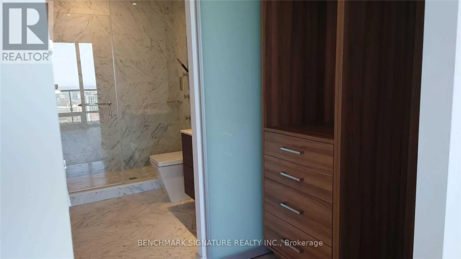 2805 - 488 UNIVERSITY AVENUE