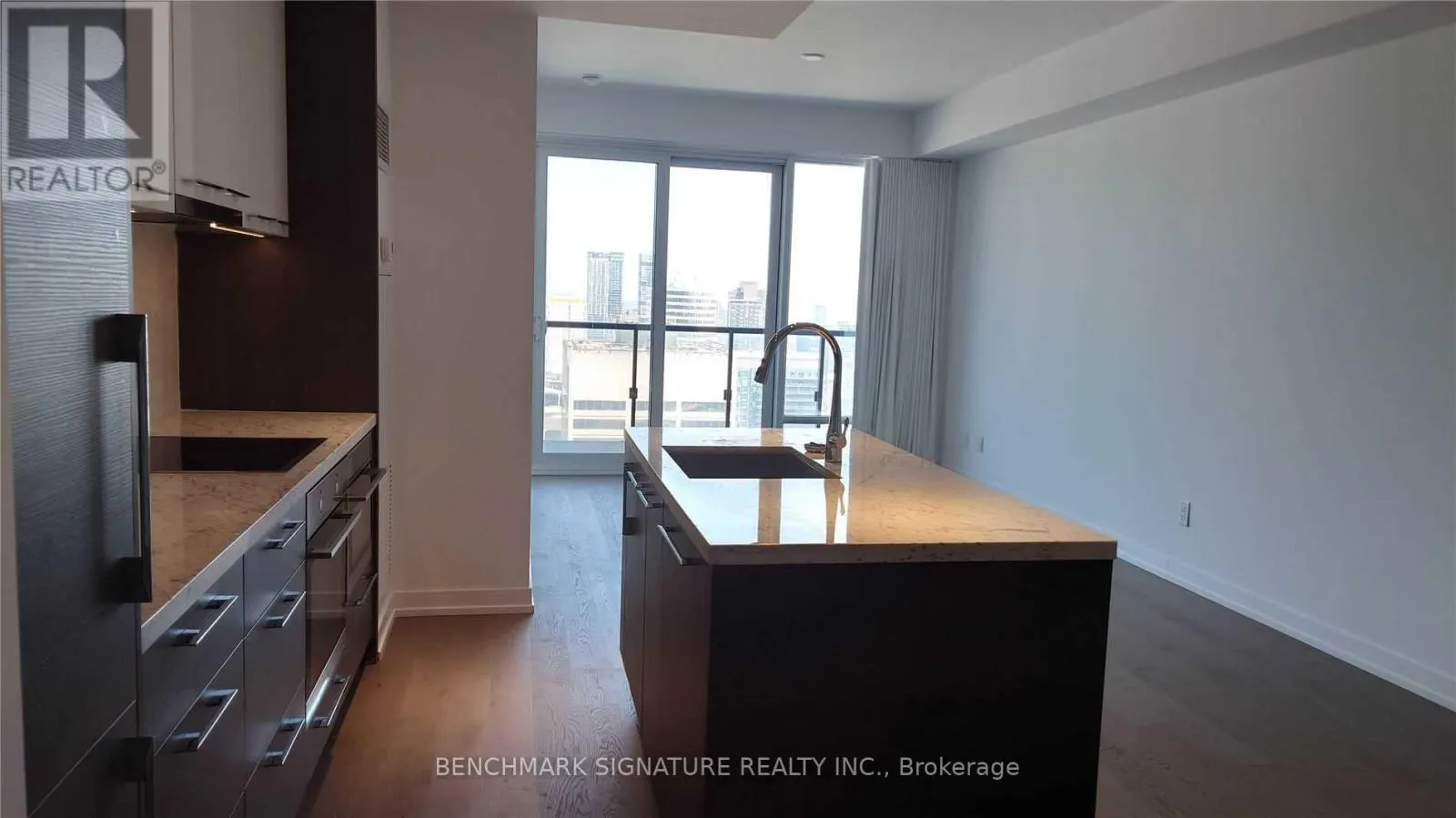 2805 - 488 UNIVERSITY AVENUE