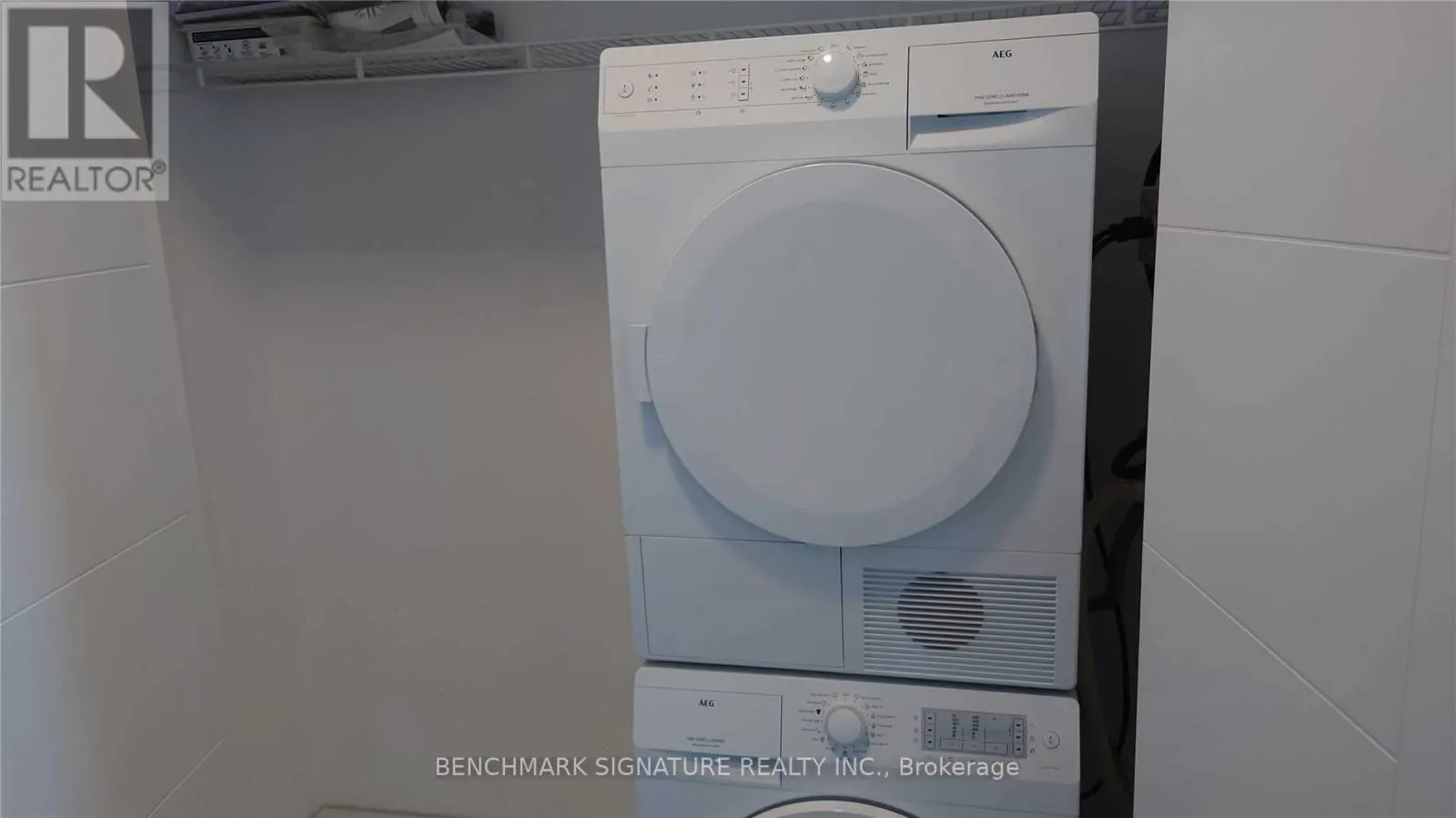 2805 - 488 UNIVERSITY AVENUE