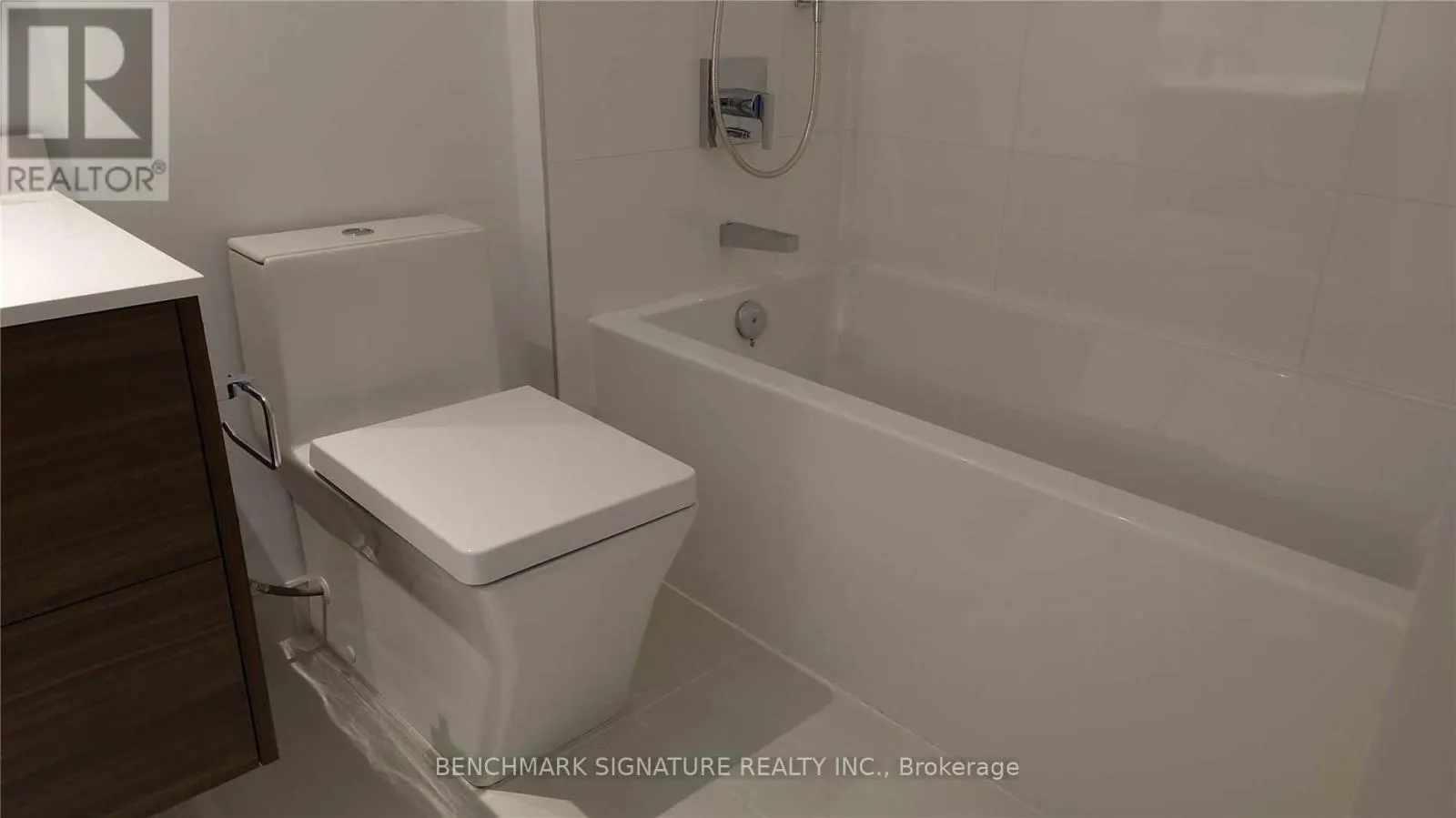 2805 - 488 UNIVERSITY AVENUE