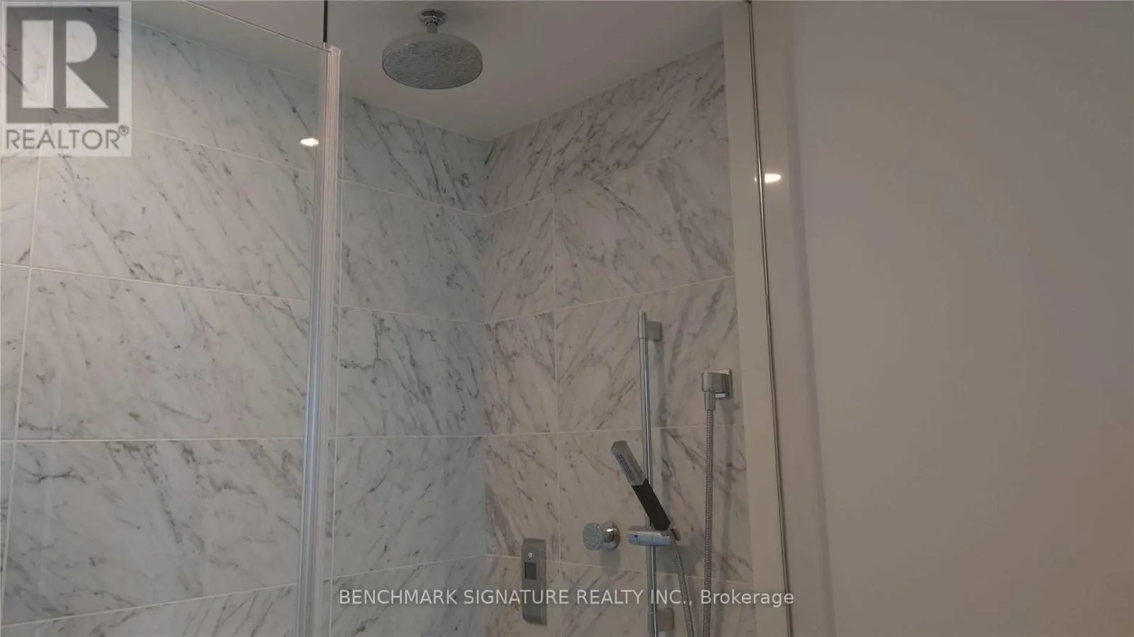 2805 - 488 UNIVERSITY AVENUE