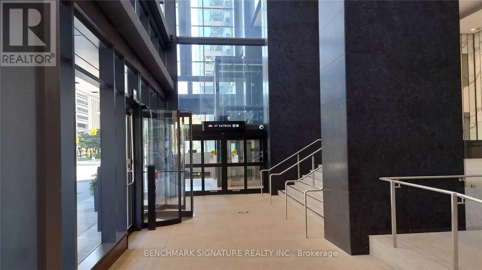 2805 - 488 UNIVERSITY AVENUE