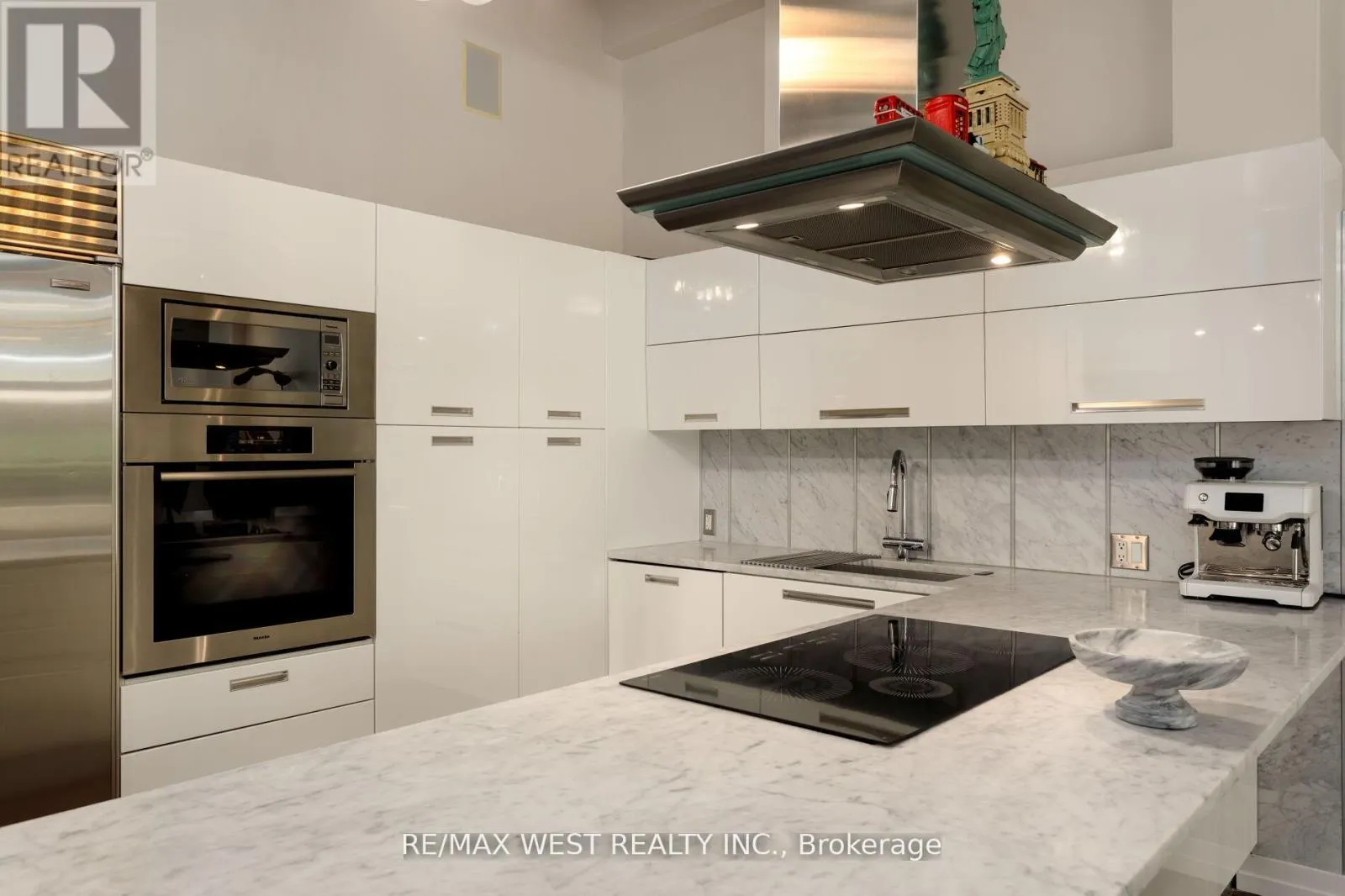 115 - 43 HANNA AVENUE