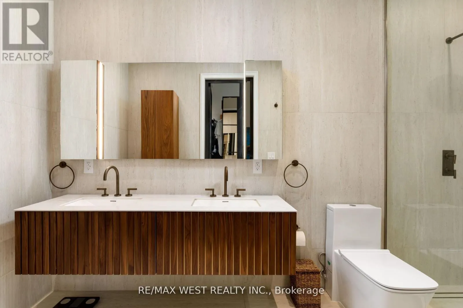 115 - 43 HANNA AVENUE