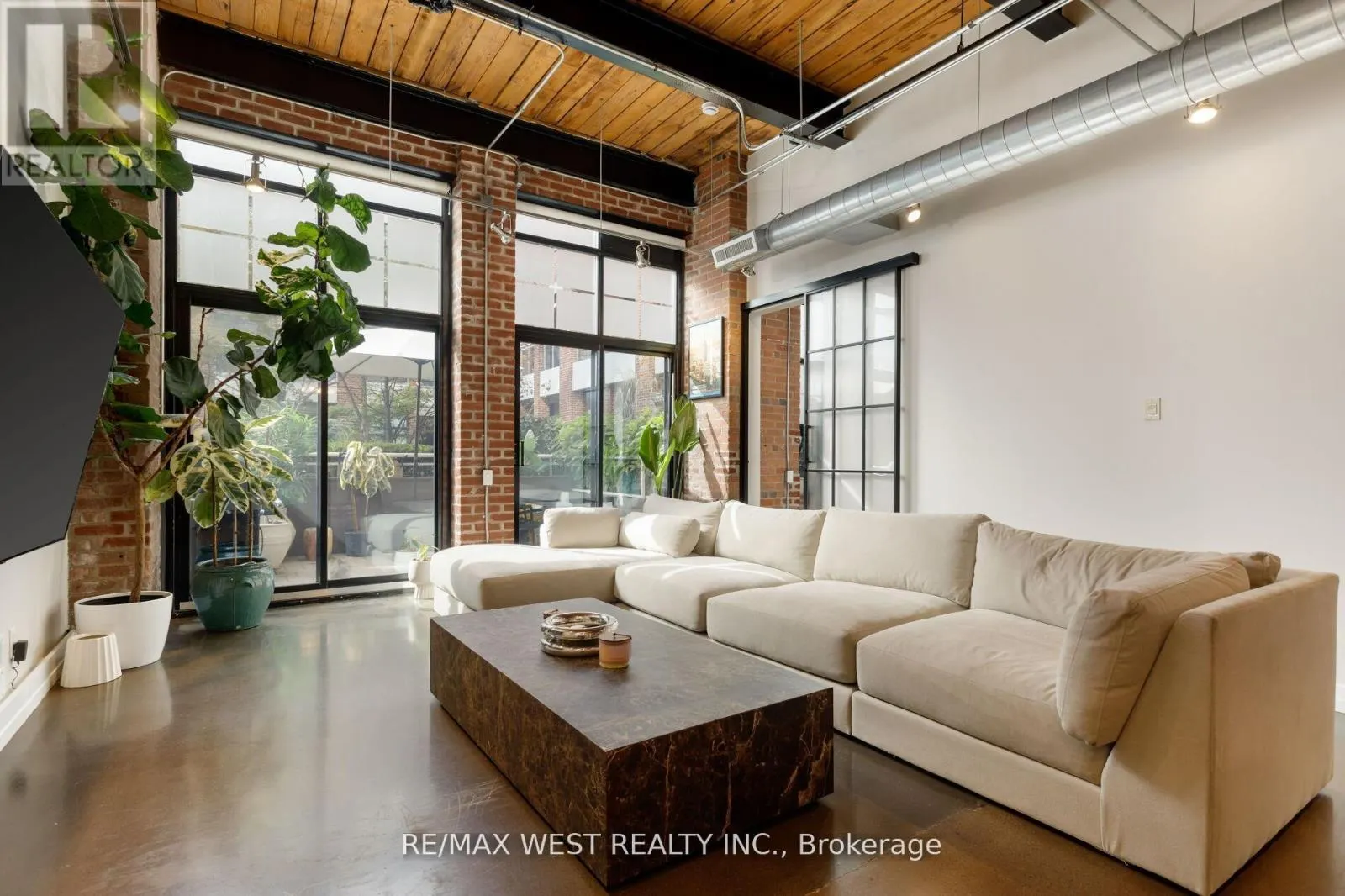 115 - 43 HANNA AVENUE