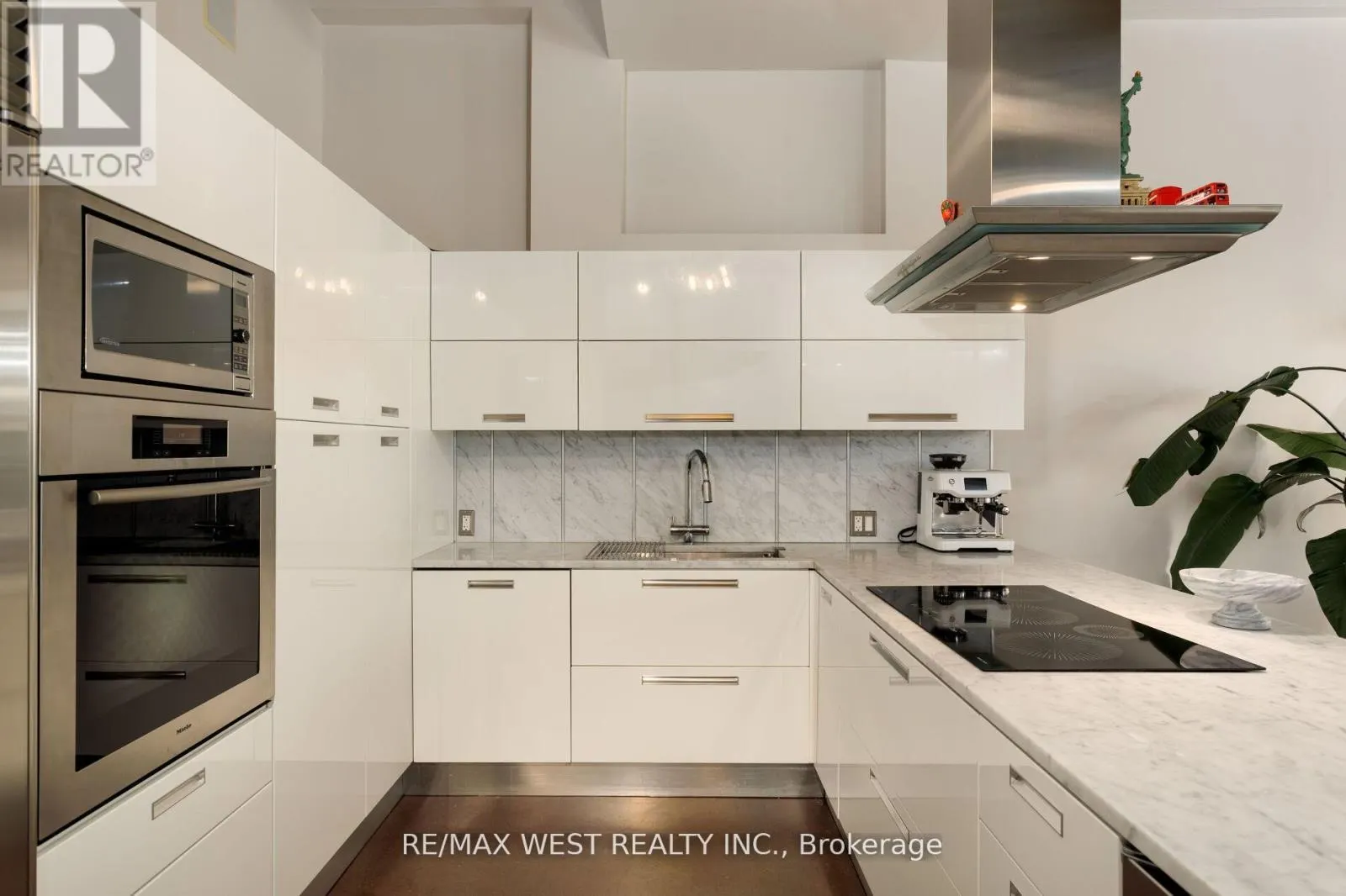 115 - 43 HANNA AVENUE