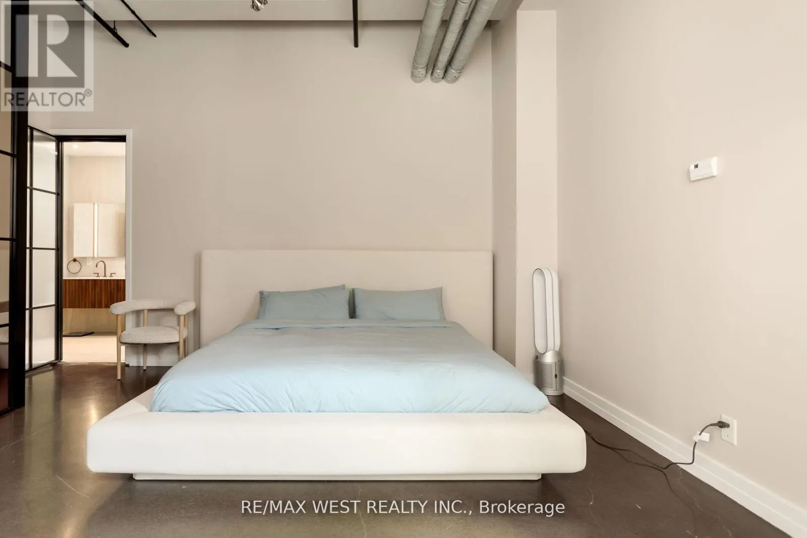 115 - 43 HANNA AVENUE