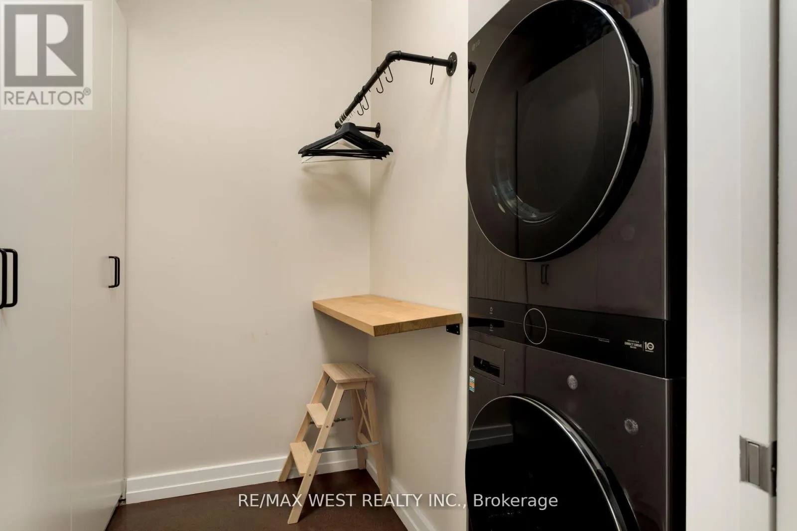 115 - 43 HANNA AVENUE