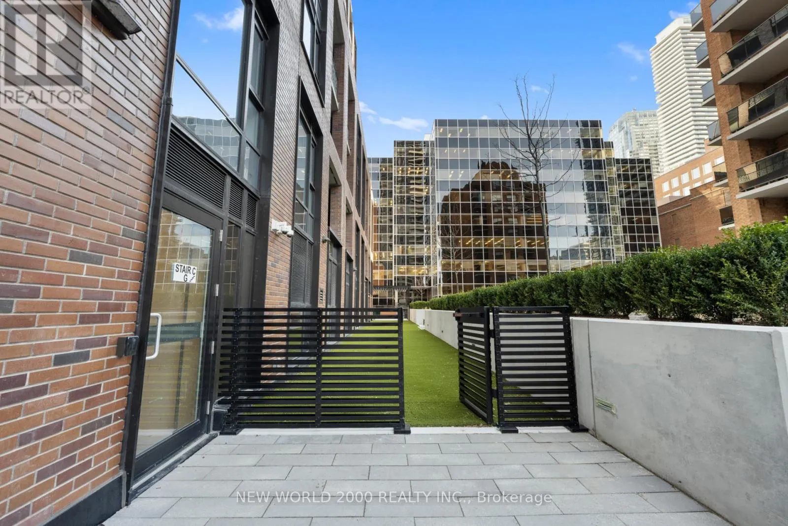 1503 - 101 ROEHAMPTON AVENUE