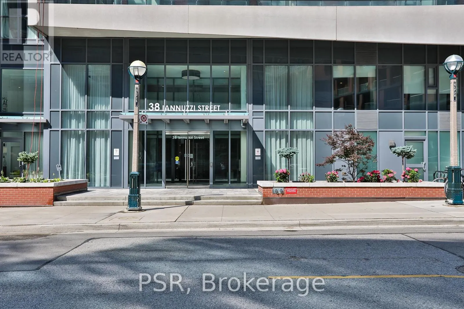 LPH05 - 38 IANNUZZI STREET