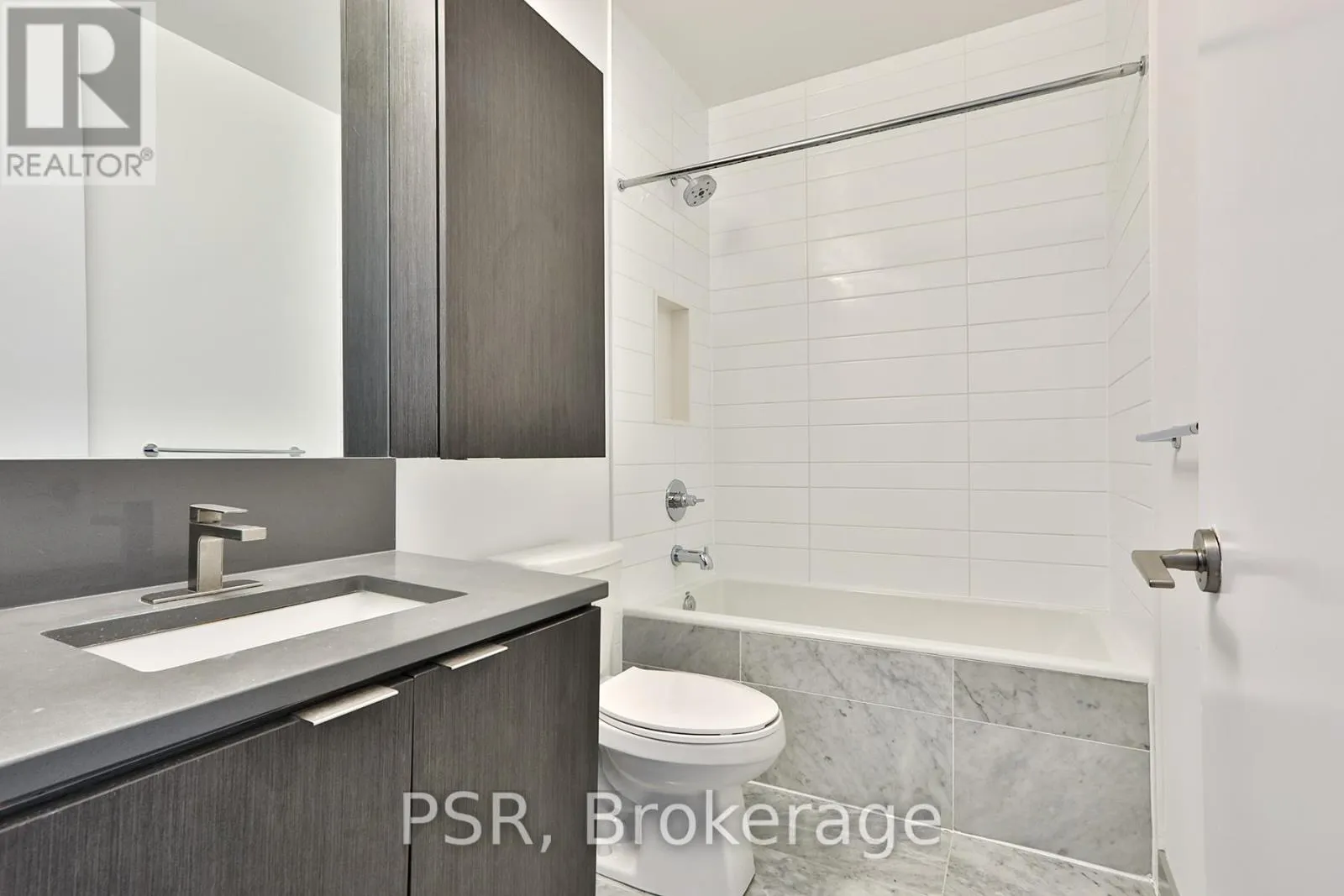 LPH05 - 38 IANNUZZI STREET