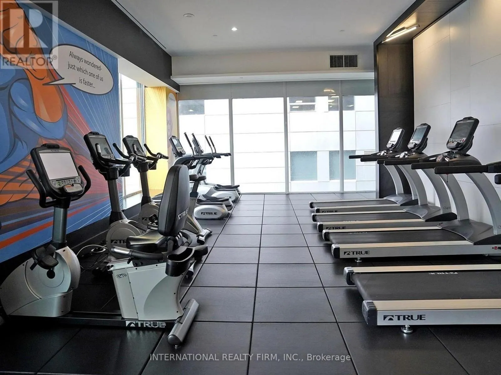 1712 - 125 PETER STREET