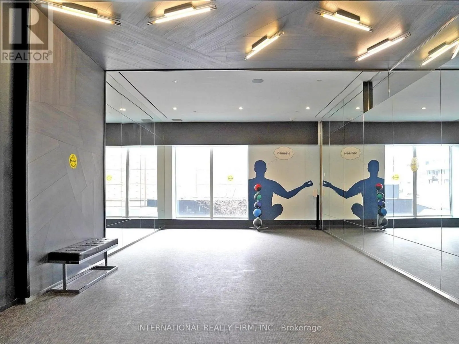 1712 - 125 PETER STREET