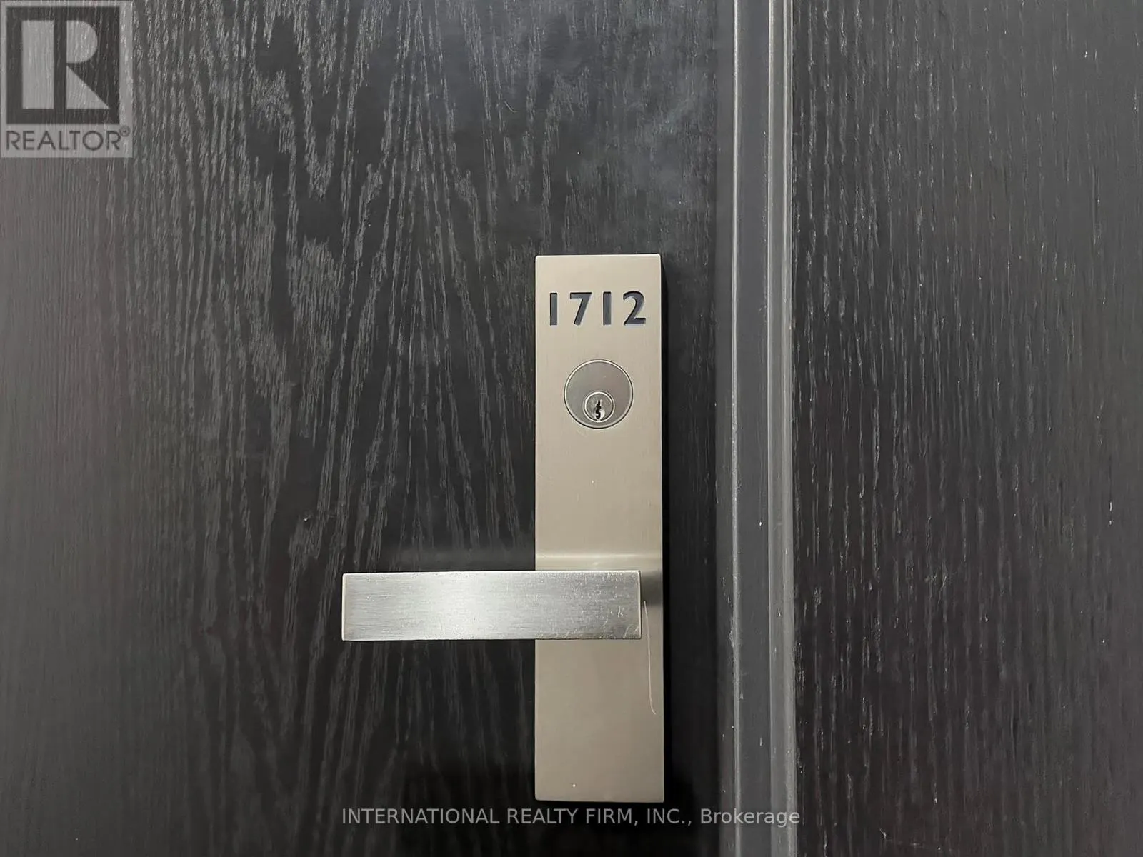 1712 - 125 PETER STREET