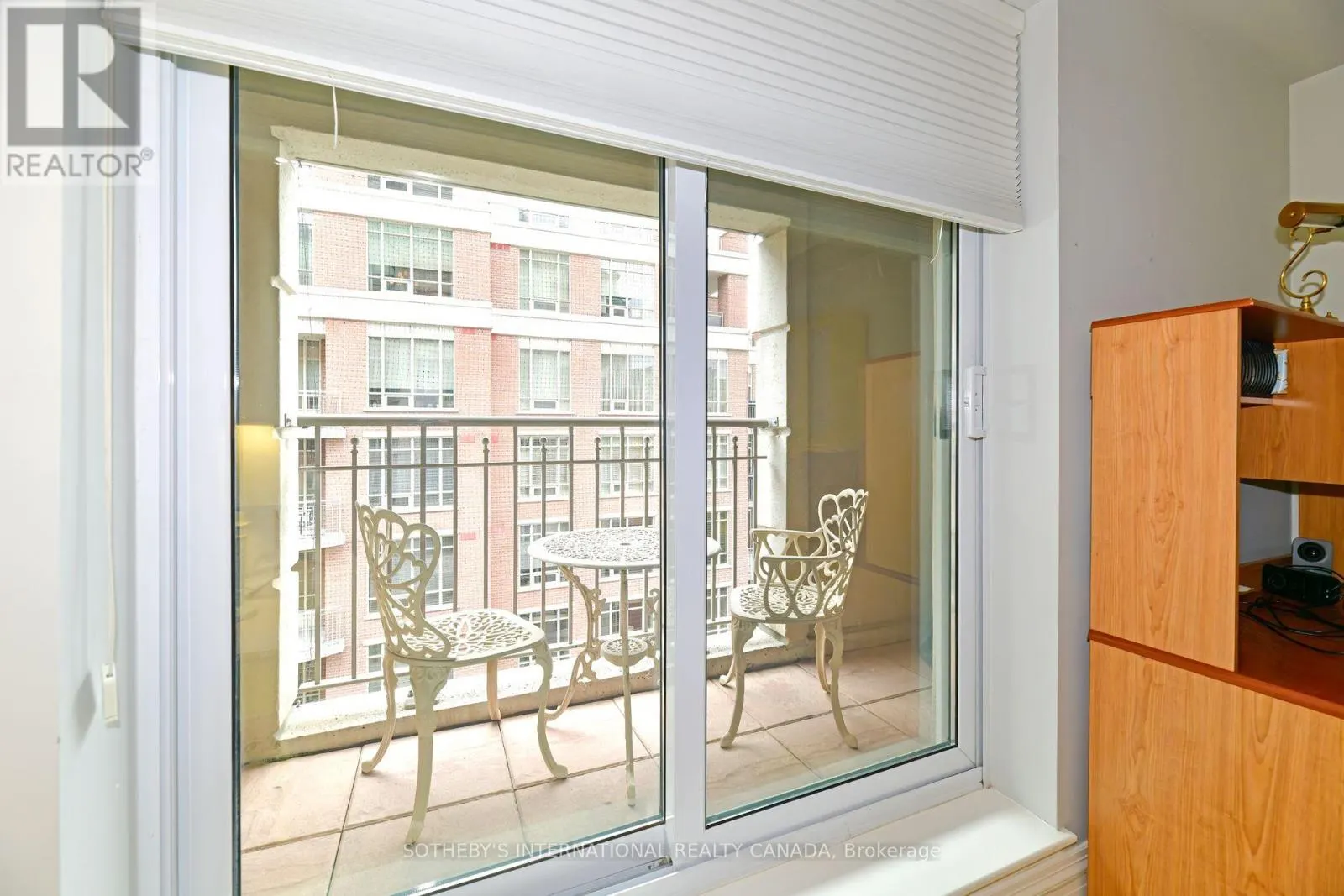 905 - 33 DELISLE AVENUE