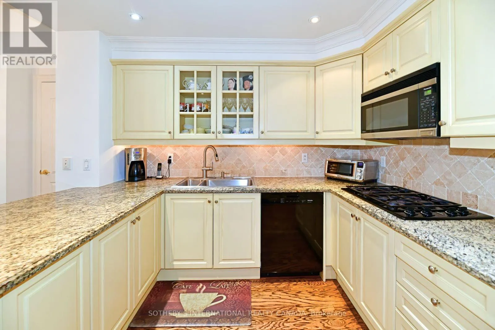 905 - 33 DELISLE AVENUE