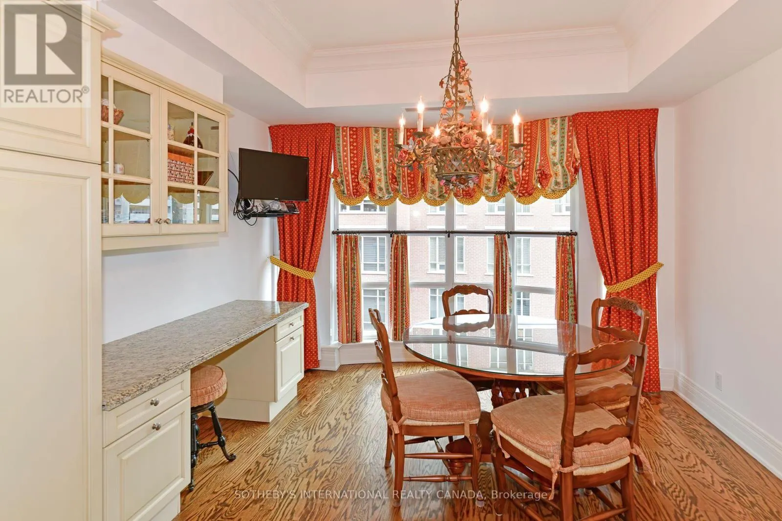 905 - 33 DELISLE AVENUE