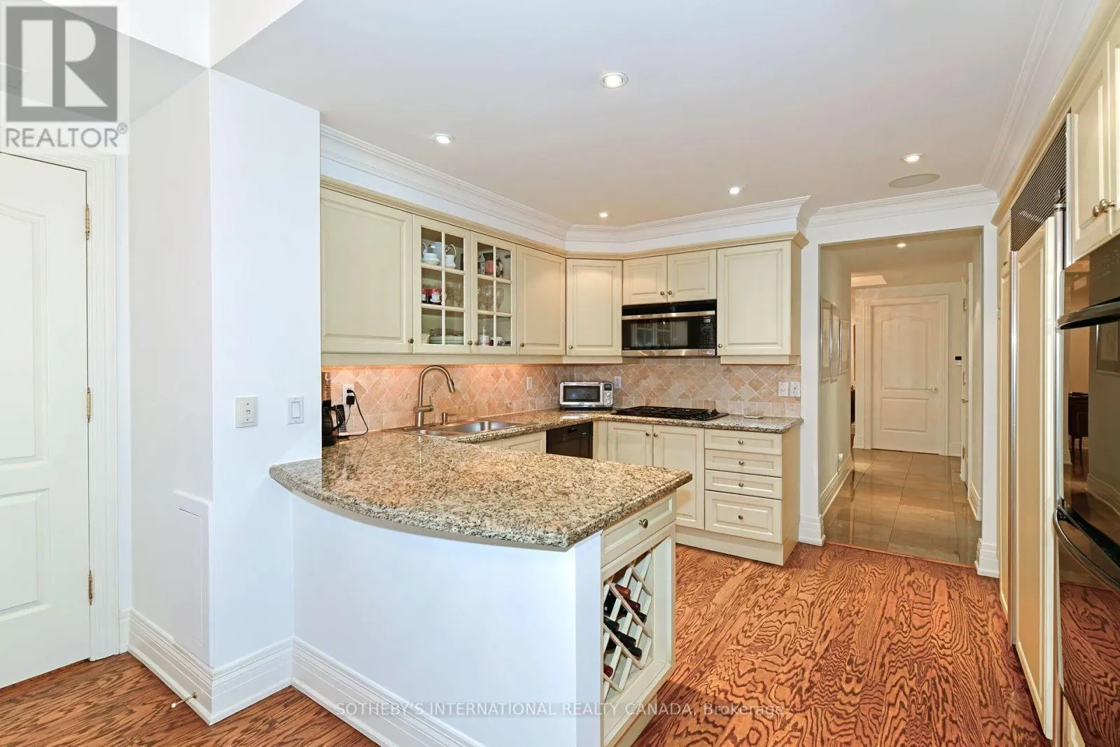 905 - 33 DELISLE AVENUE