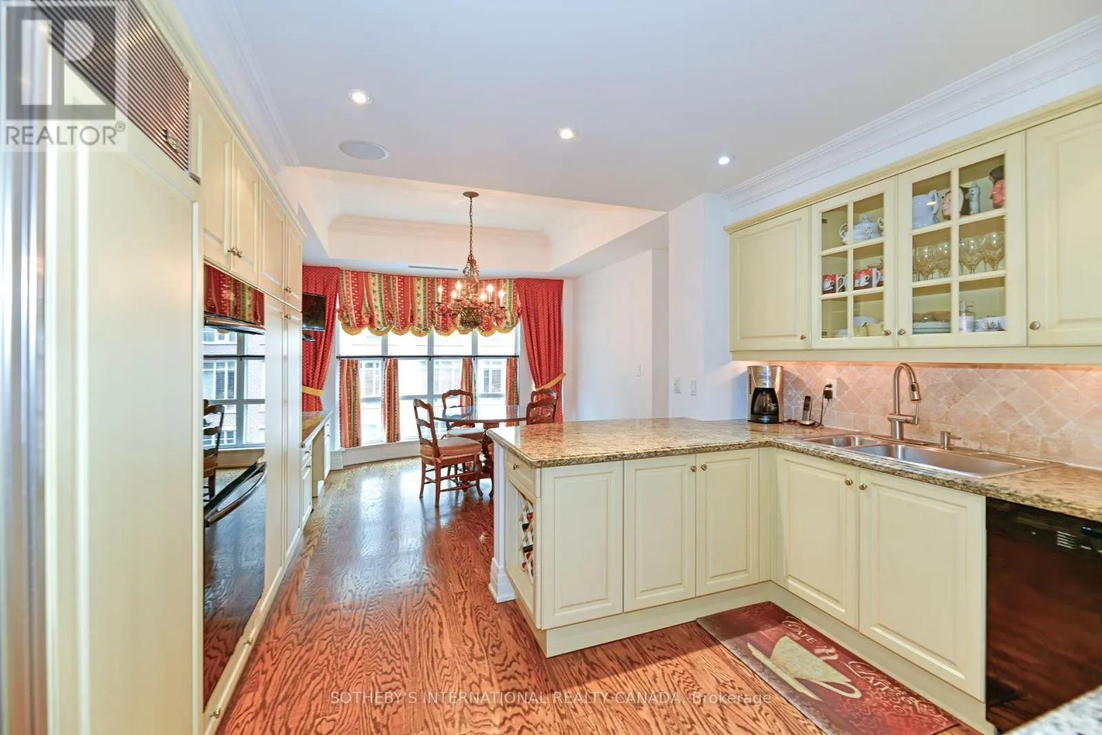 905 - 33 DELISLE AVENUE