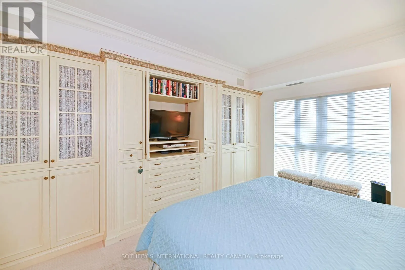 905 - 33 DELISLE AVENUE