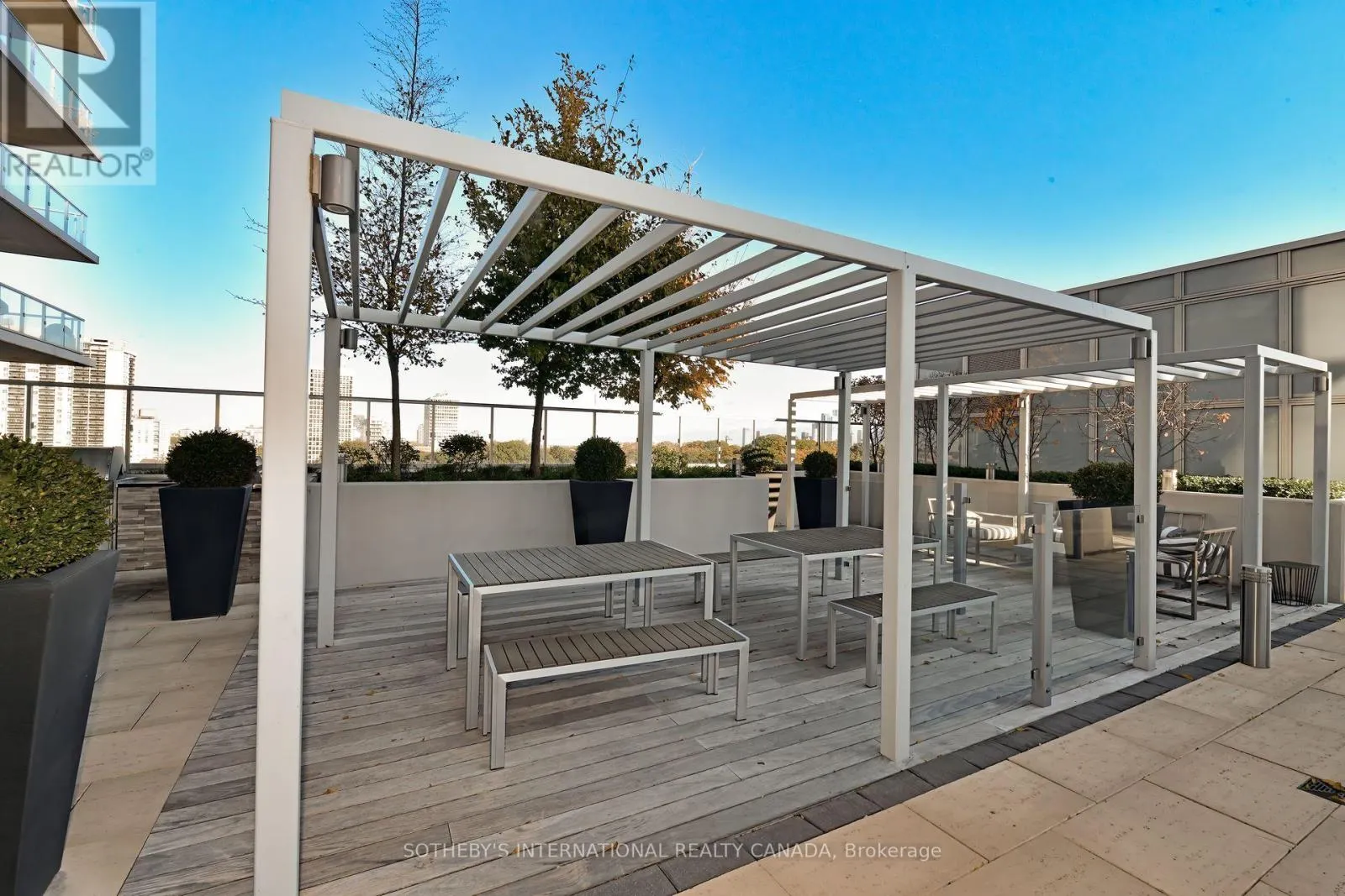 326 - 501 ST CLAIR AVENUE W