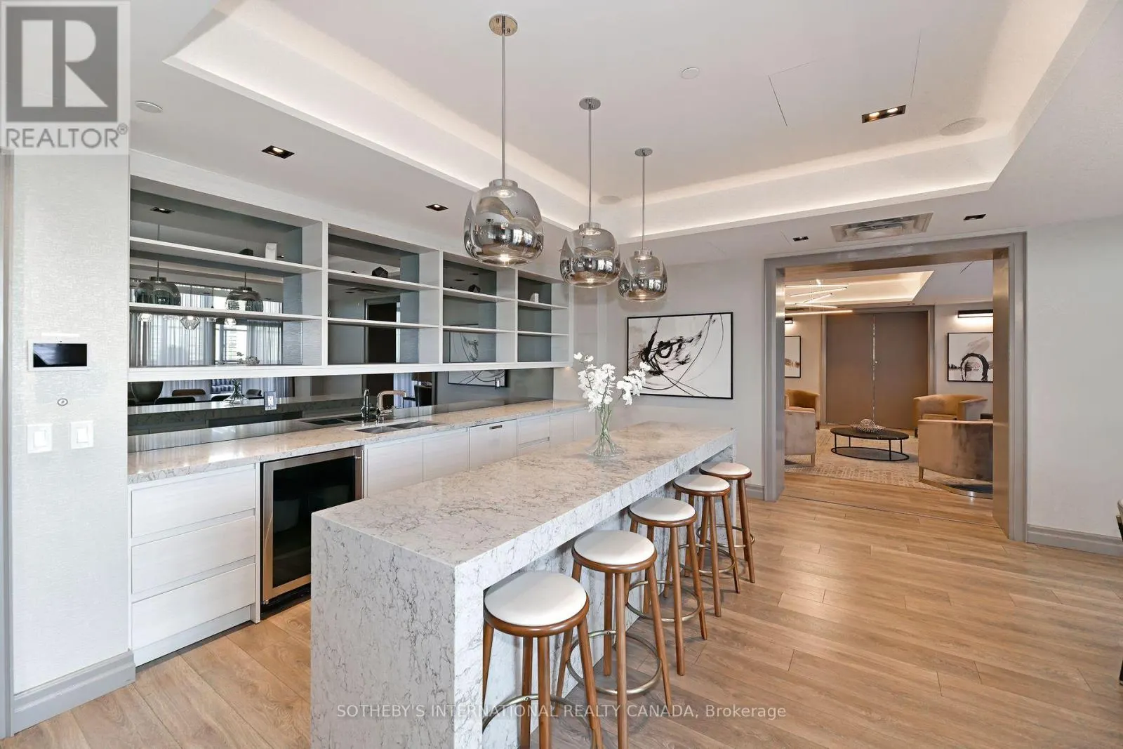 326 - 501 ST CLAIR AVENUE W