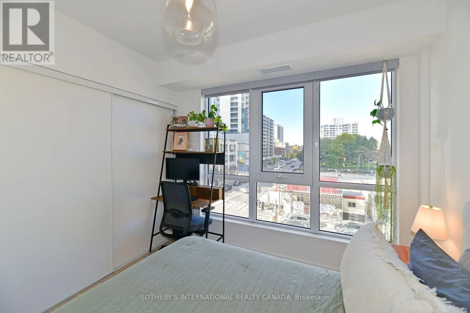 326 - 501 ST CLAIR AVENUE W