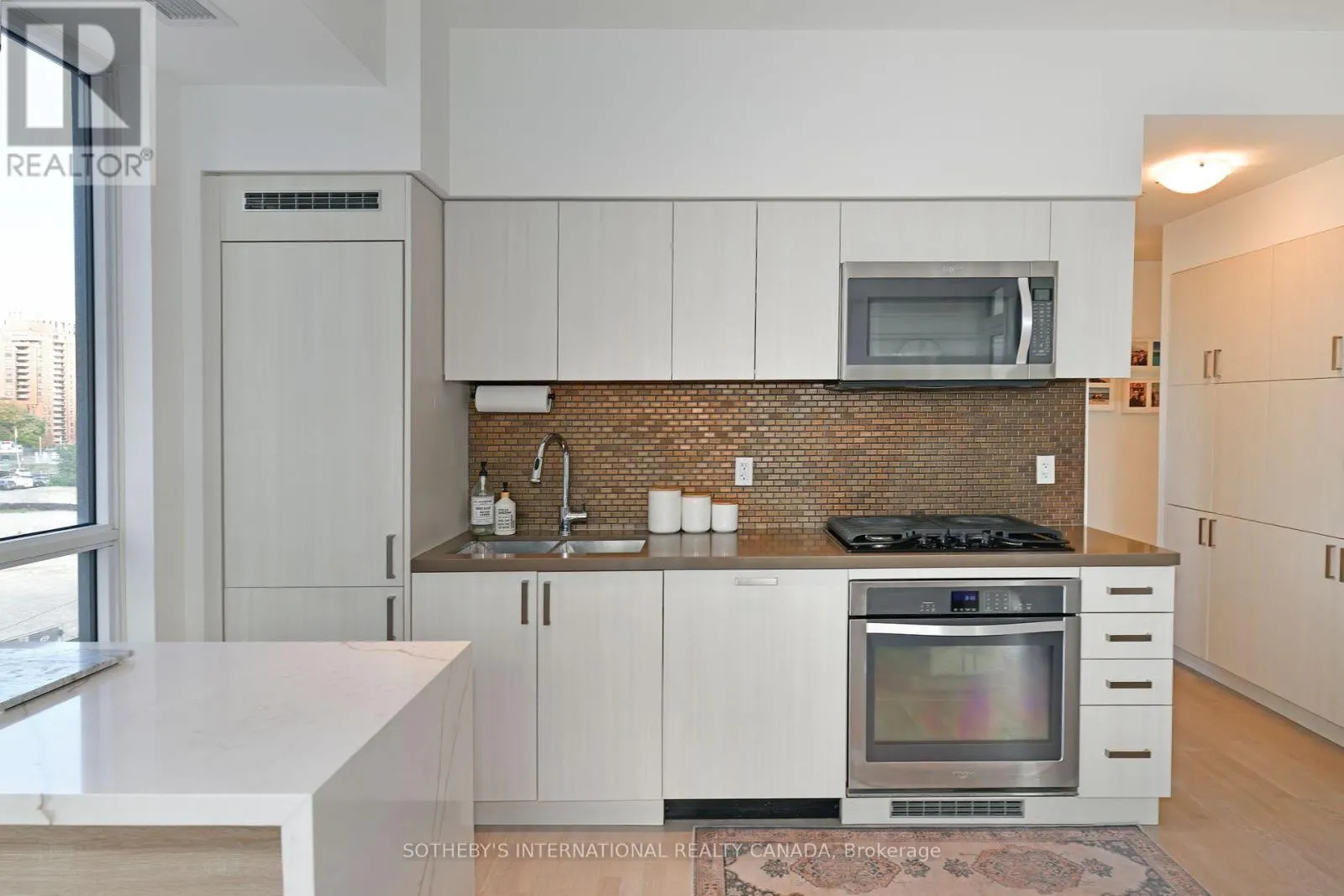 326 - 501 ST CLAIR AVENUE W