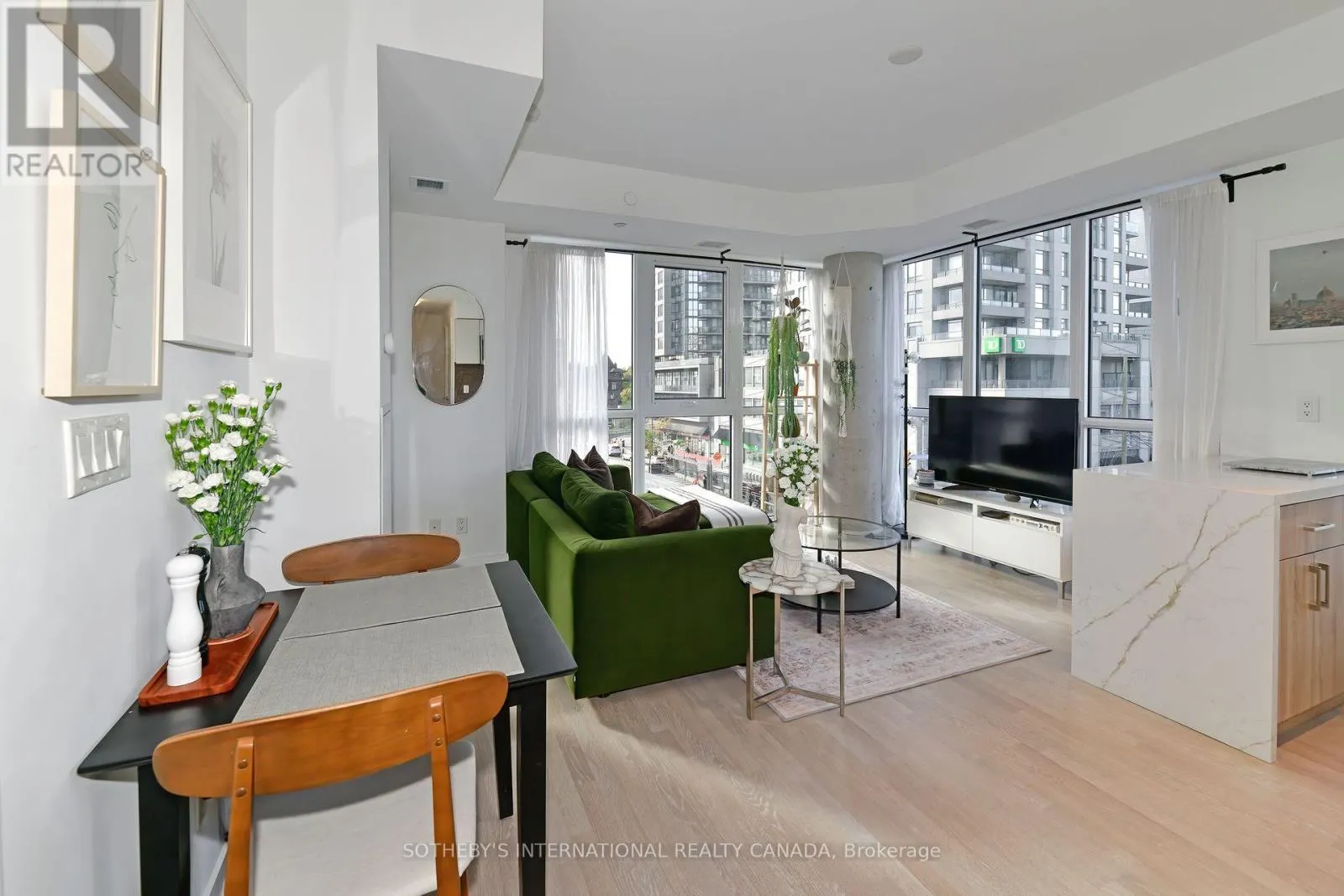 326 - 501 ST CLAIR AVENUE W