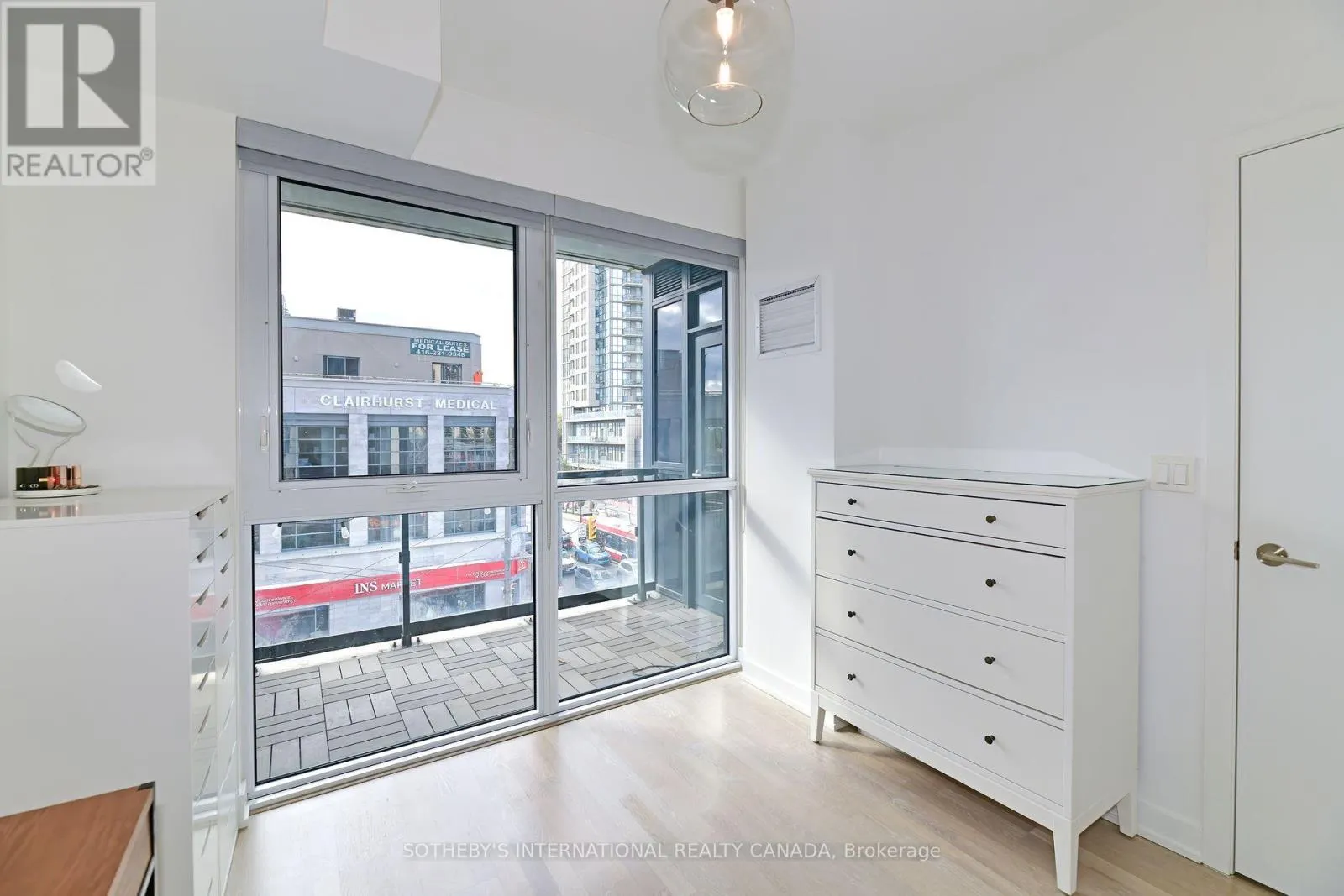 326 - 501 ST CLAIR AVENUE W