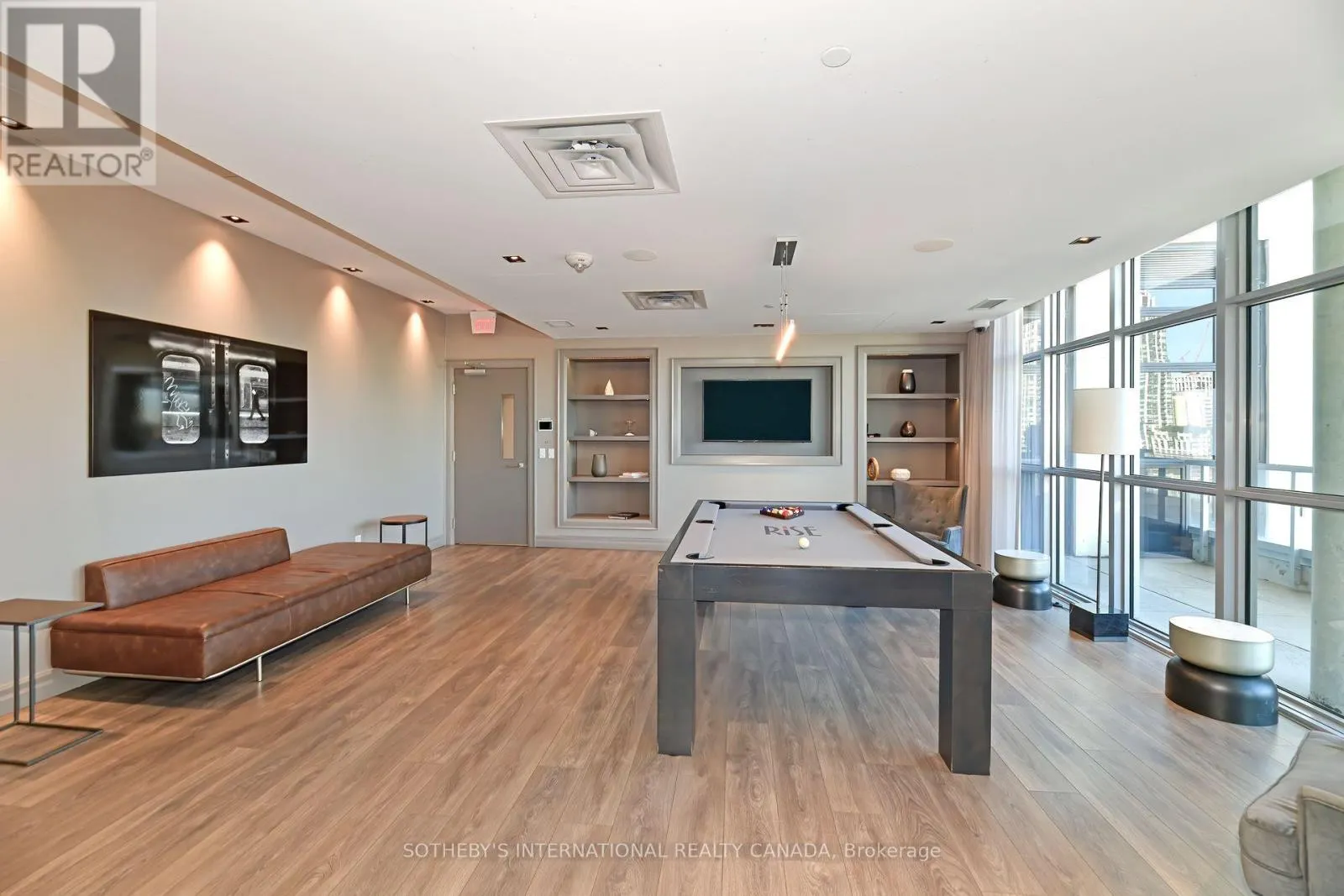 326 - 501 ST CLAIR AVENUE W