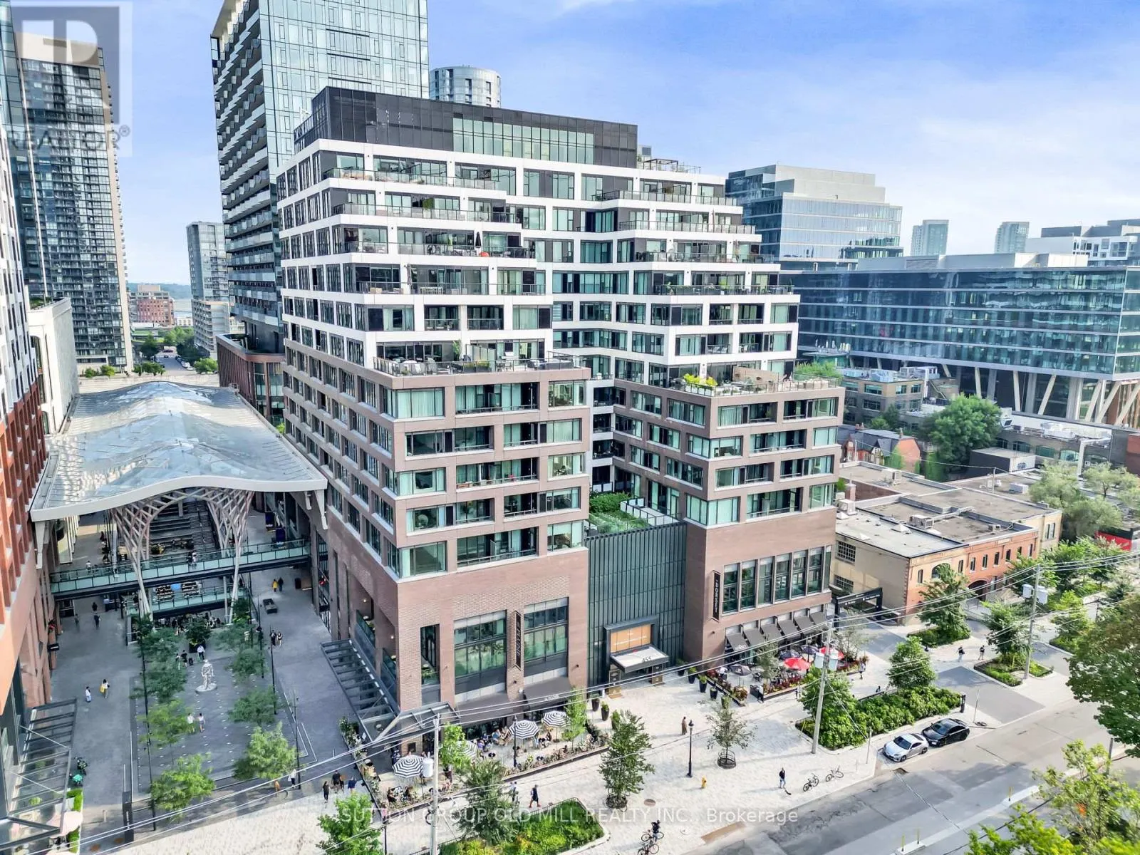 711 - 455 WELLINGTON STREET W